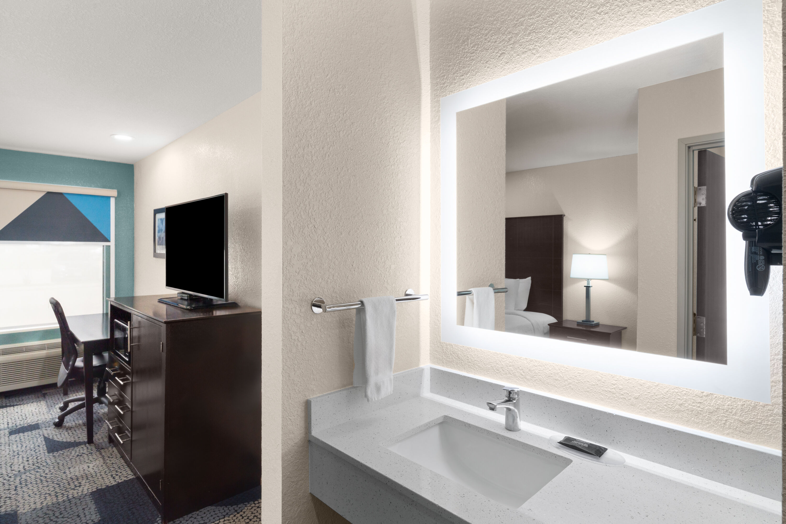 Guest room bath at the Baymont by Wyndham Iowa Lake Charles in Iowa, Louisiana