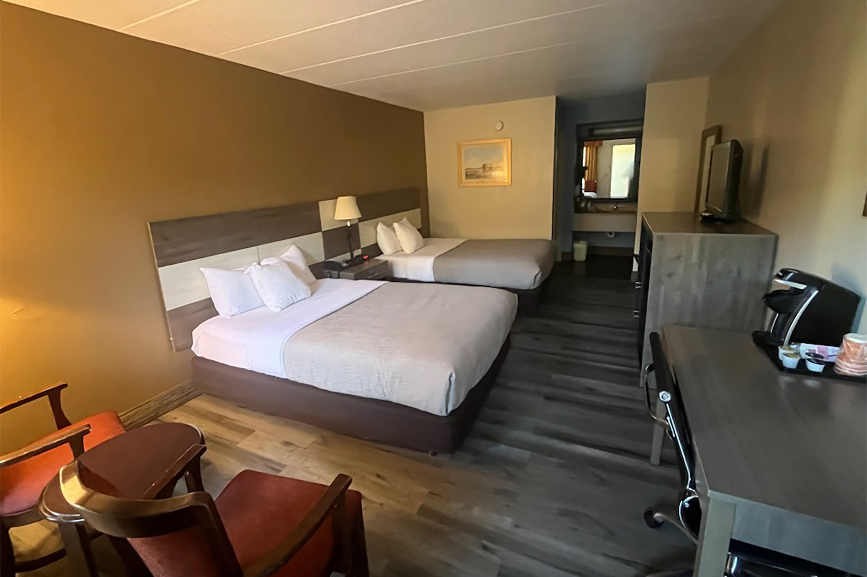 Guest room at the Baymont by Wyndham Easton in Easton, Maryland