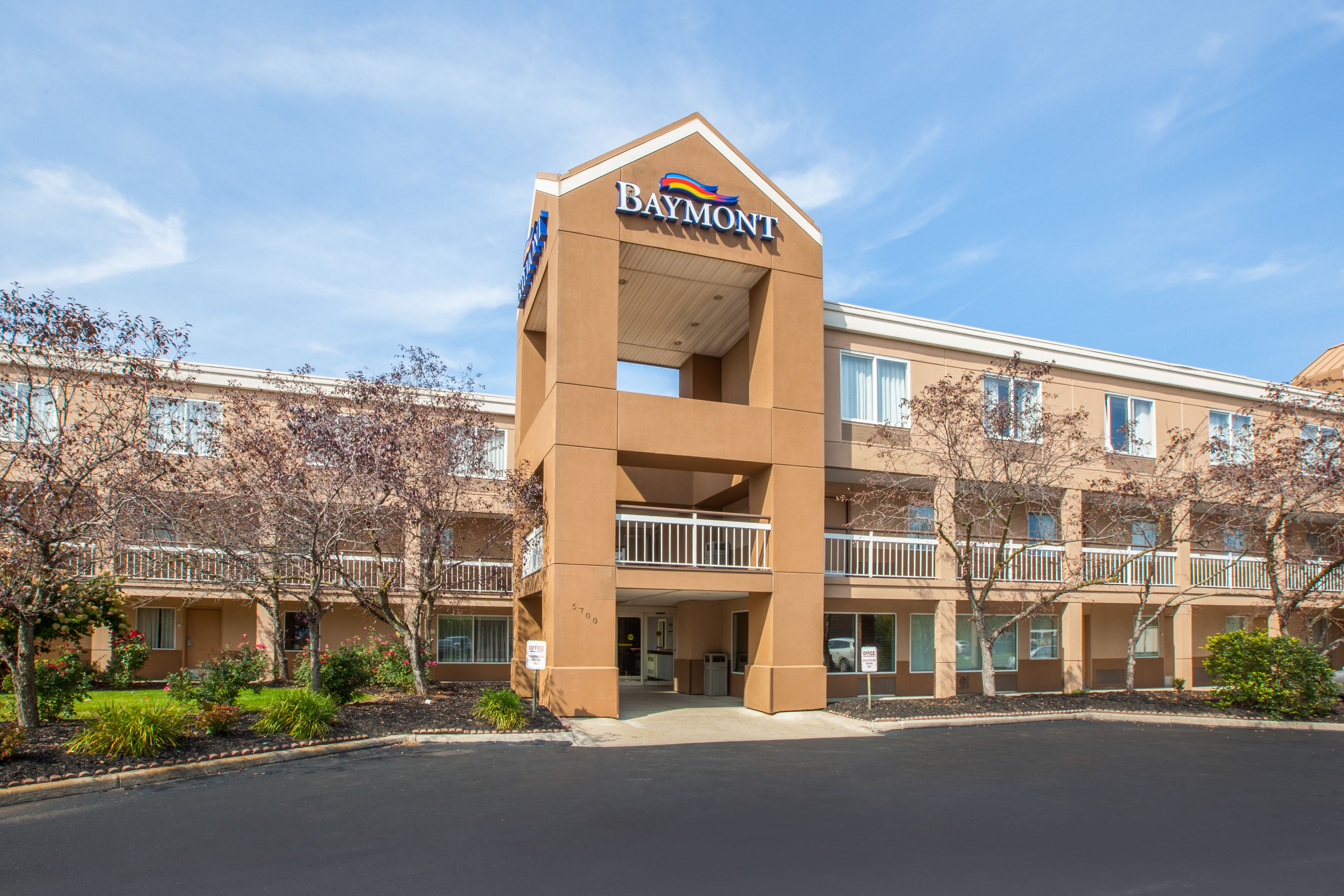 Baymont By Wyndham Canton Canton Mi Hotels