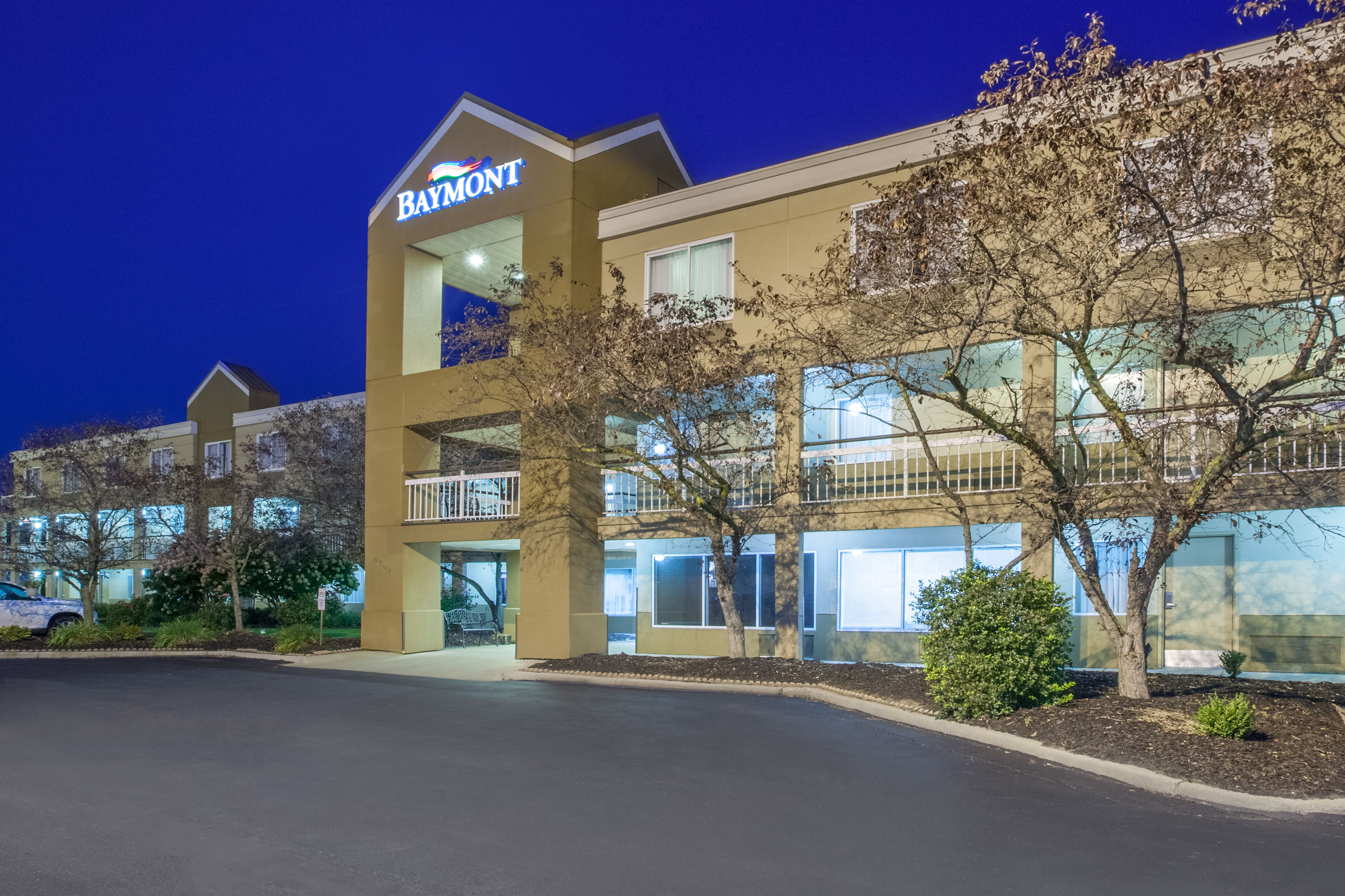 Baymont By Wyndham Canton Canton Mi Hotels