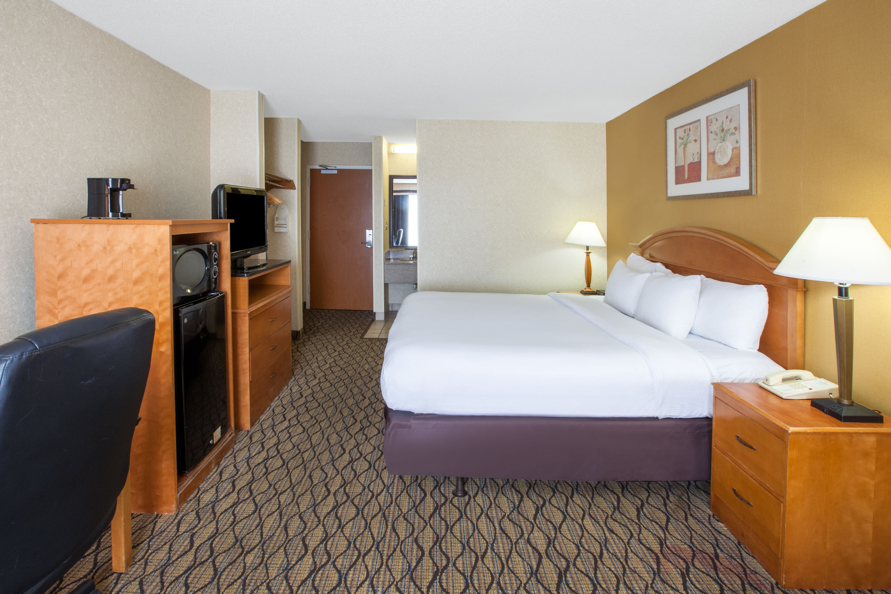 Baymont By Wyndham Canton Canton Mi Hotels