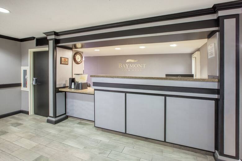 Baymont By Wyndham Canton Hotels Mi 48187 3672 Baymont By Wyndham Canton Hotel Lobby In Michigan