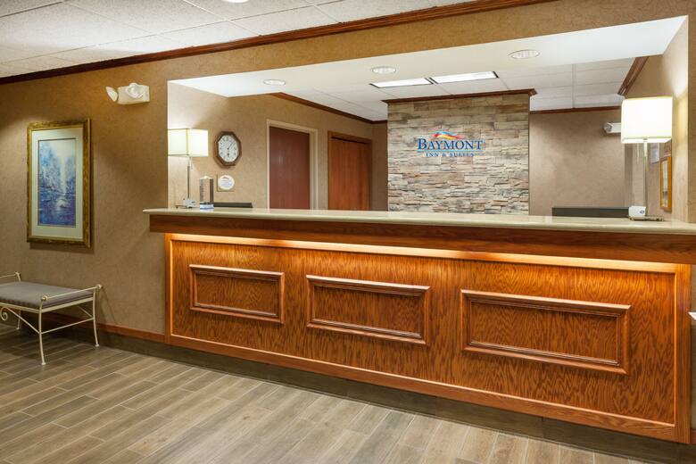 Baymont Inn Suites Chelsea Hotels Mi 48118 1450 Baymont Inn Suites Chelsea Hotel Lobby In Michigan