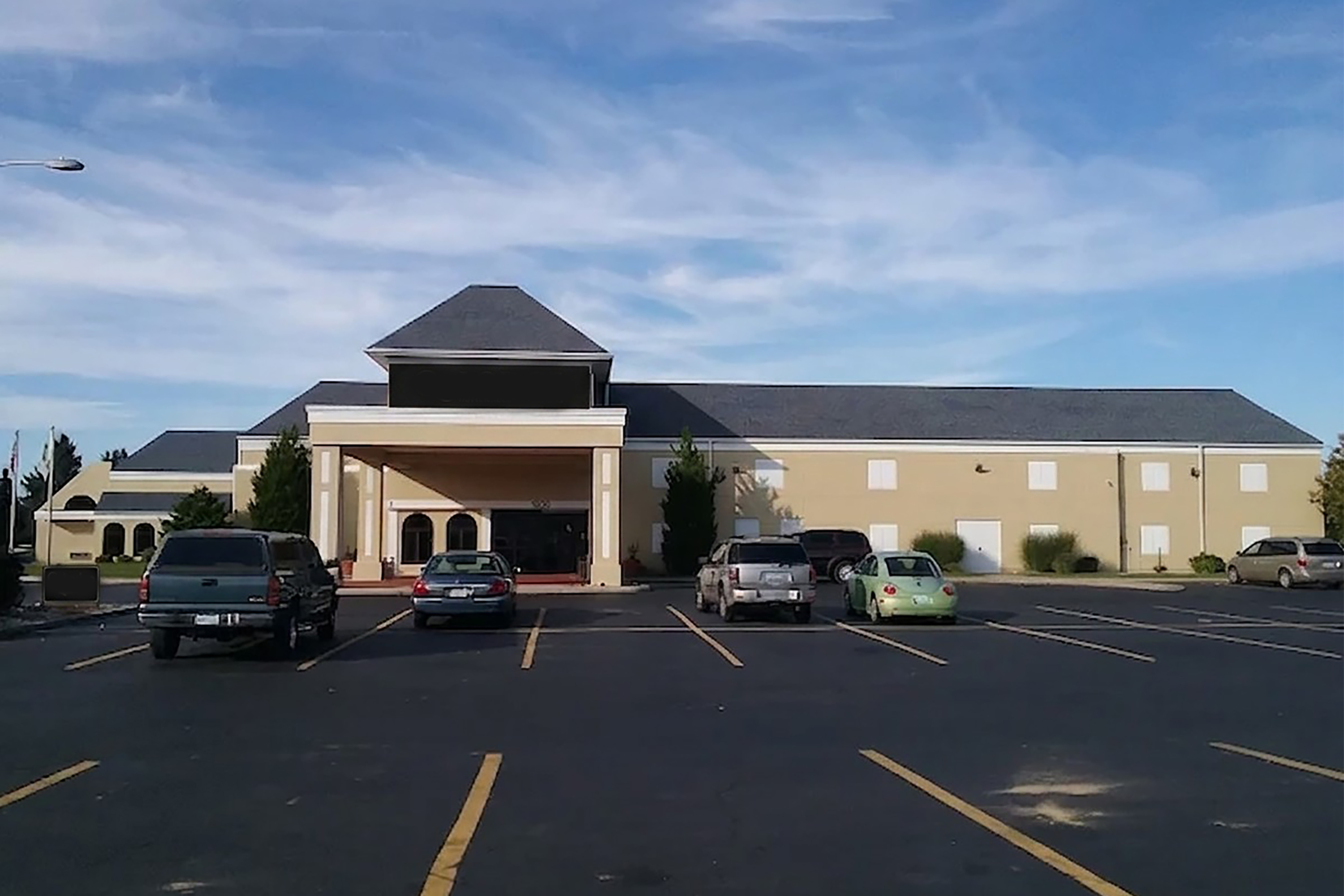 Exterior of Baymont by Wyndham Coldwater hotel in Coldwater, Michigan