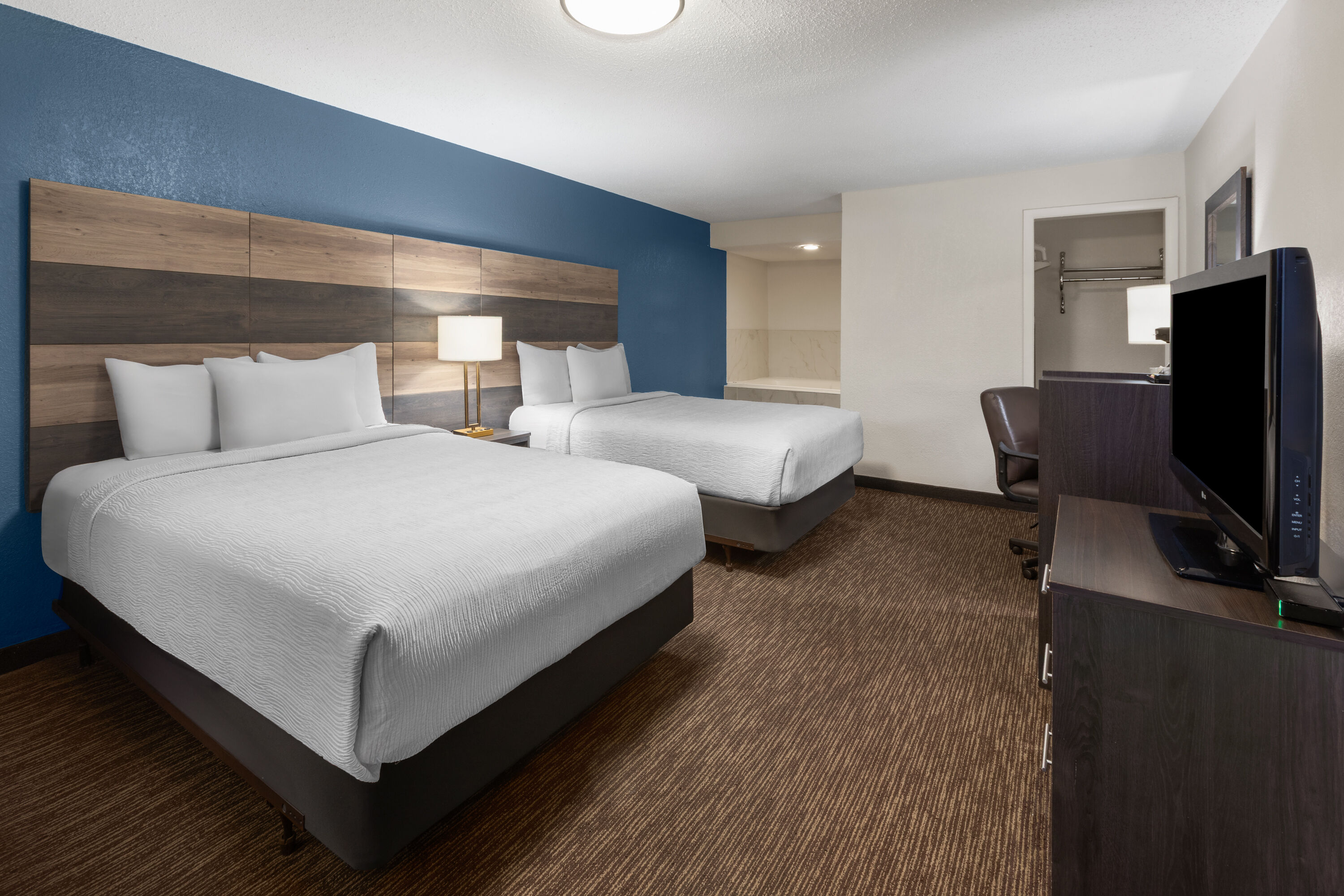 Guest room at the Baymont by Wyndham Downtown Detroit in Detroit, Michigan