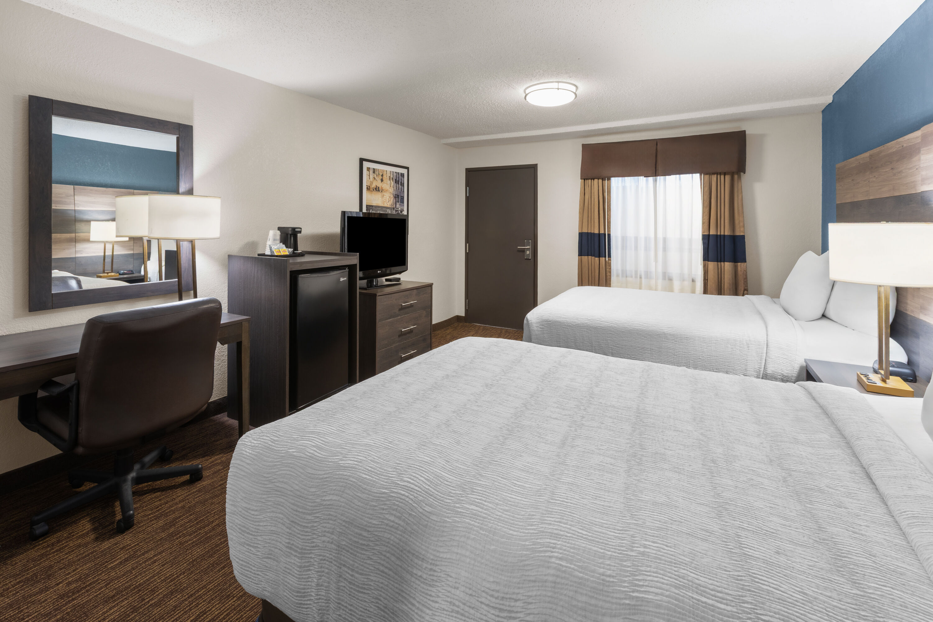 Guest room at the Baymont by Wyndham Downtown Detroit in Detroit, Michigan