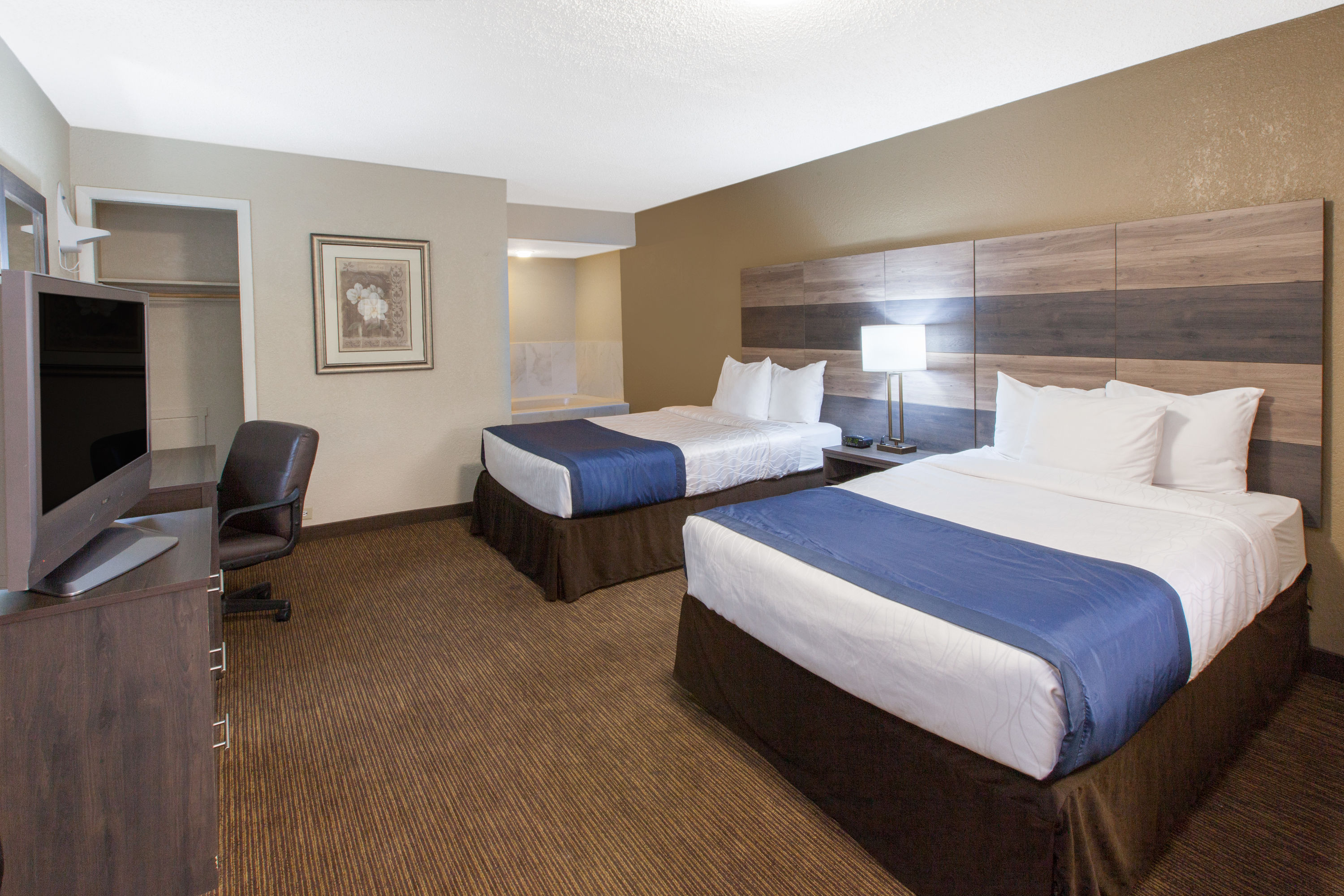 Guest room at the Baymont by Wyndham Downtown Detroit in Detroit, Michigan