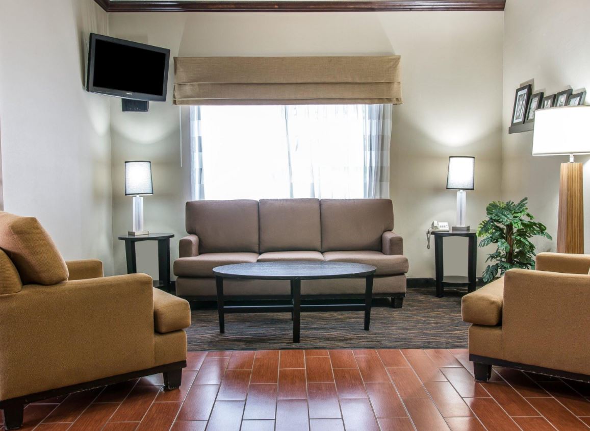 Baymont By Wyndham Flat Rock Flat Rock Mi Hotels