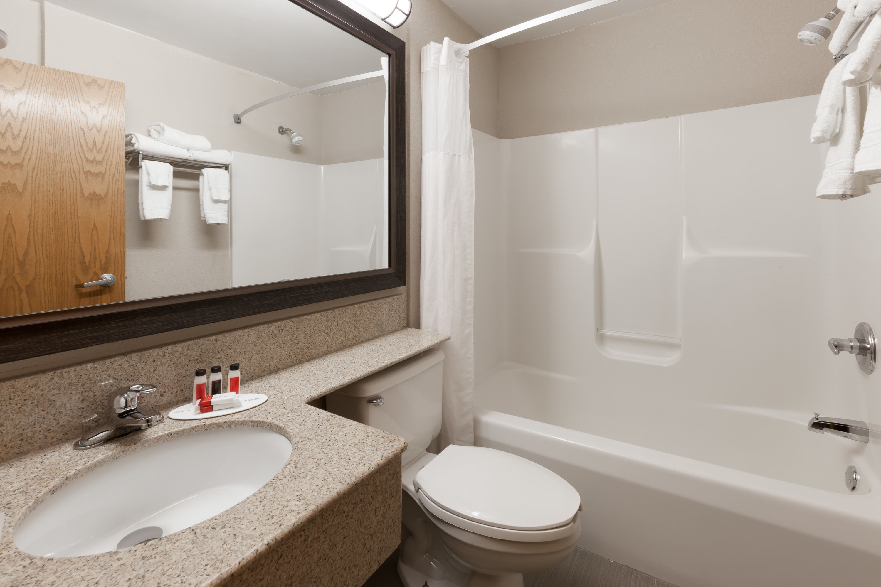 Baymont By Wyndham Gaylord Gaylord Mi Hotels