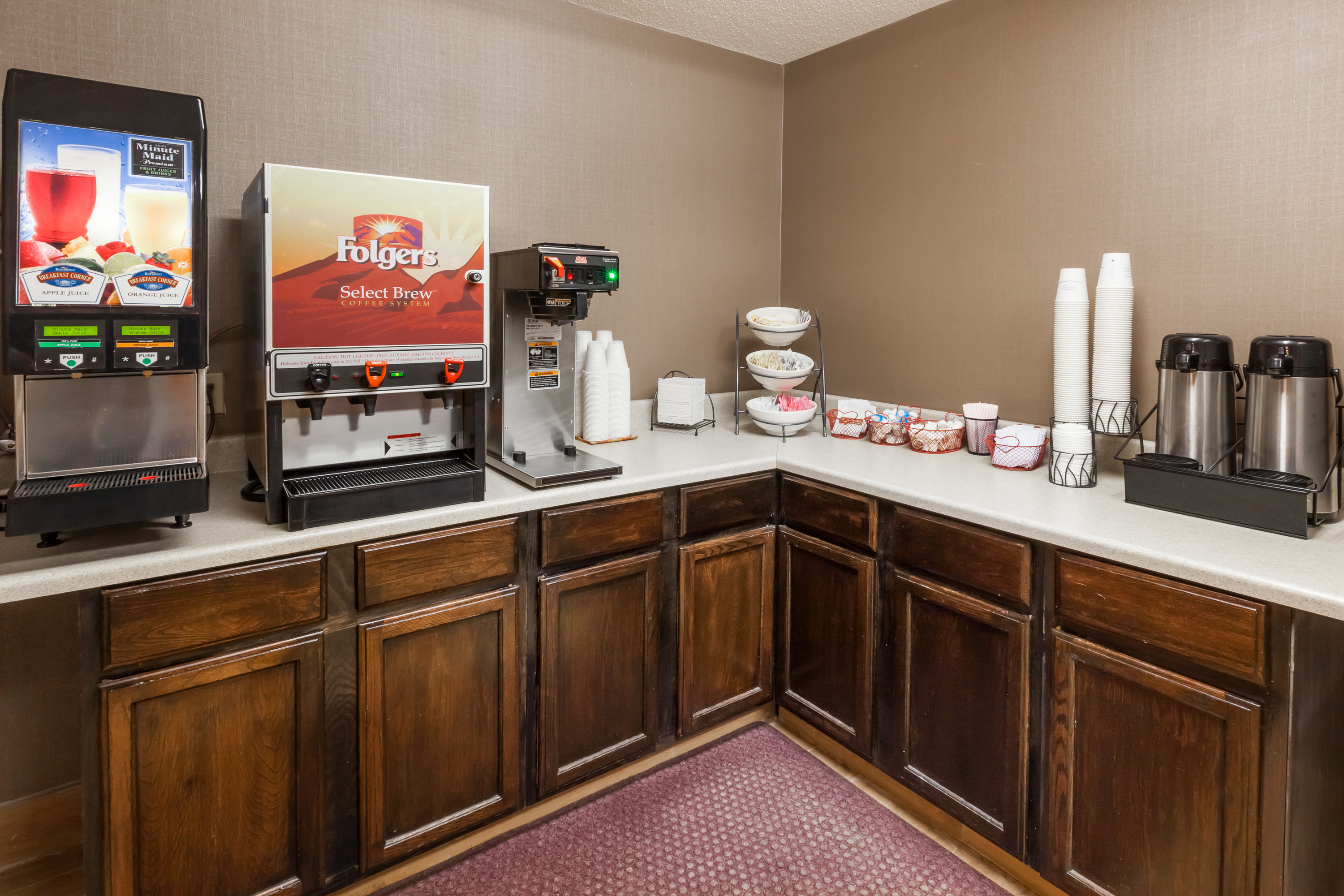 Baymont By Wyndham Gaylord Gaylord Mi Hotels