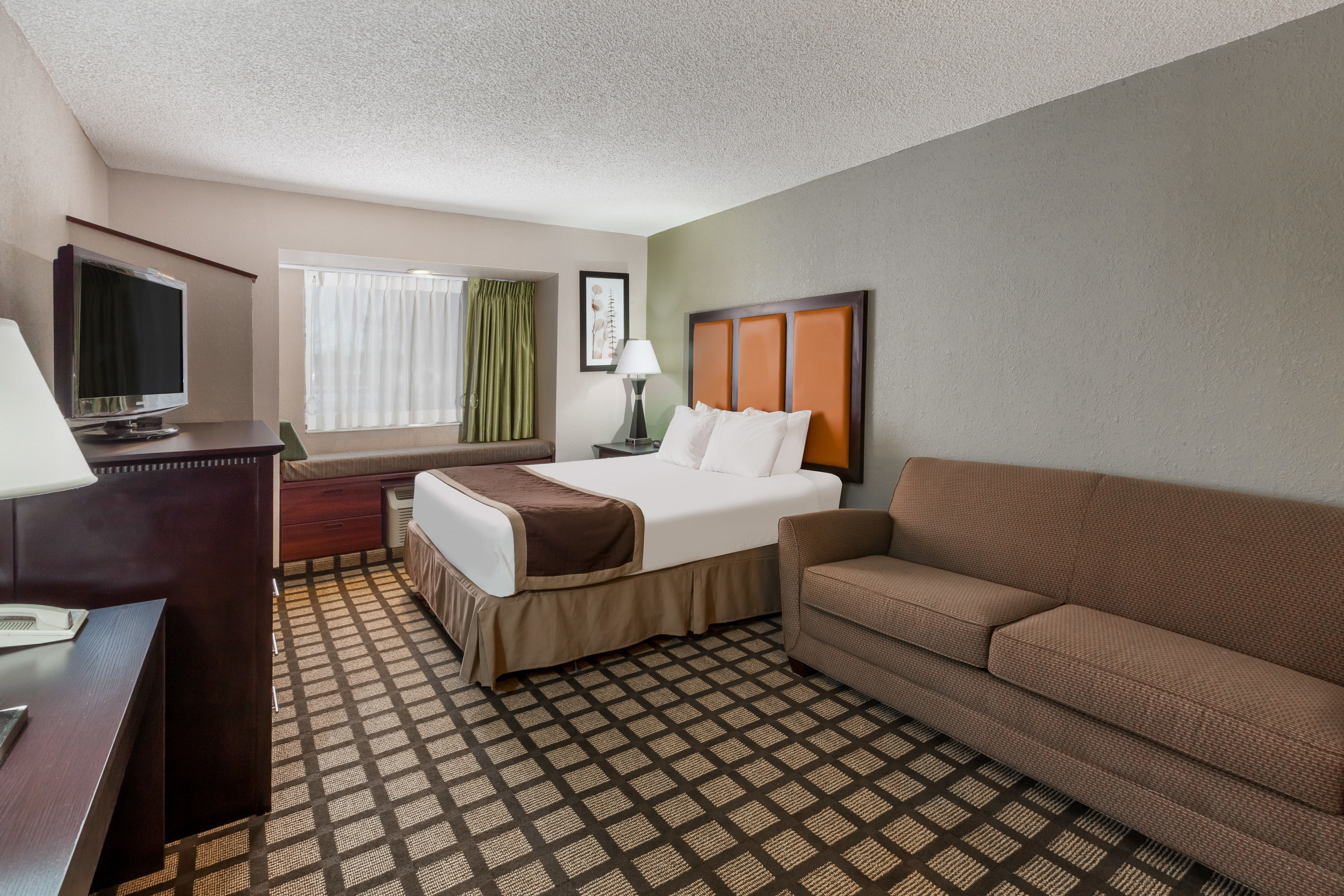 Baymont By Wyndham Gaylord Gaylord Mi Hotels