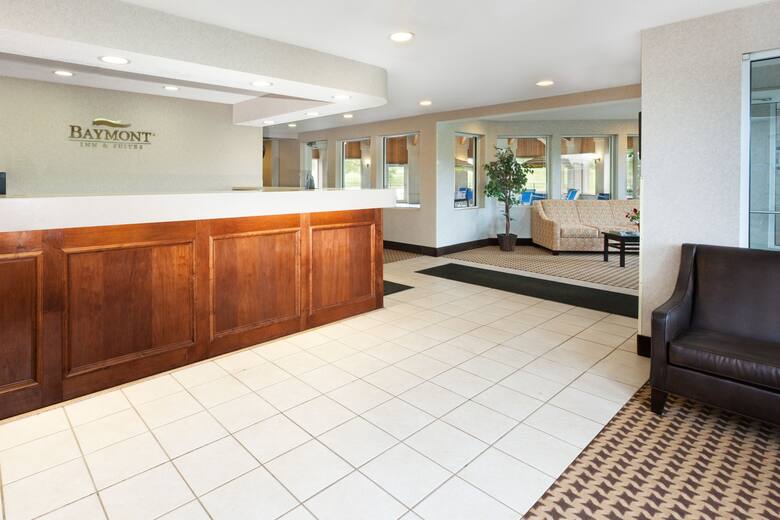 Baymont Inn Suites Howell Brighton Hotels Mi 48855 Baymont Inn Suites Howell Brighton Hotel Lobby In Michigan