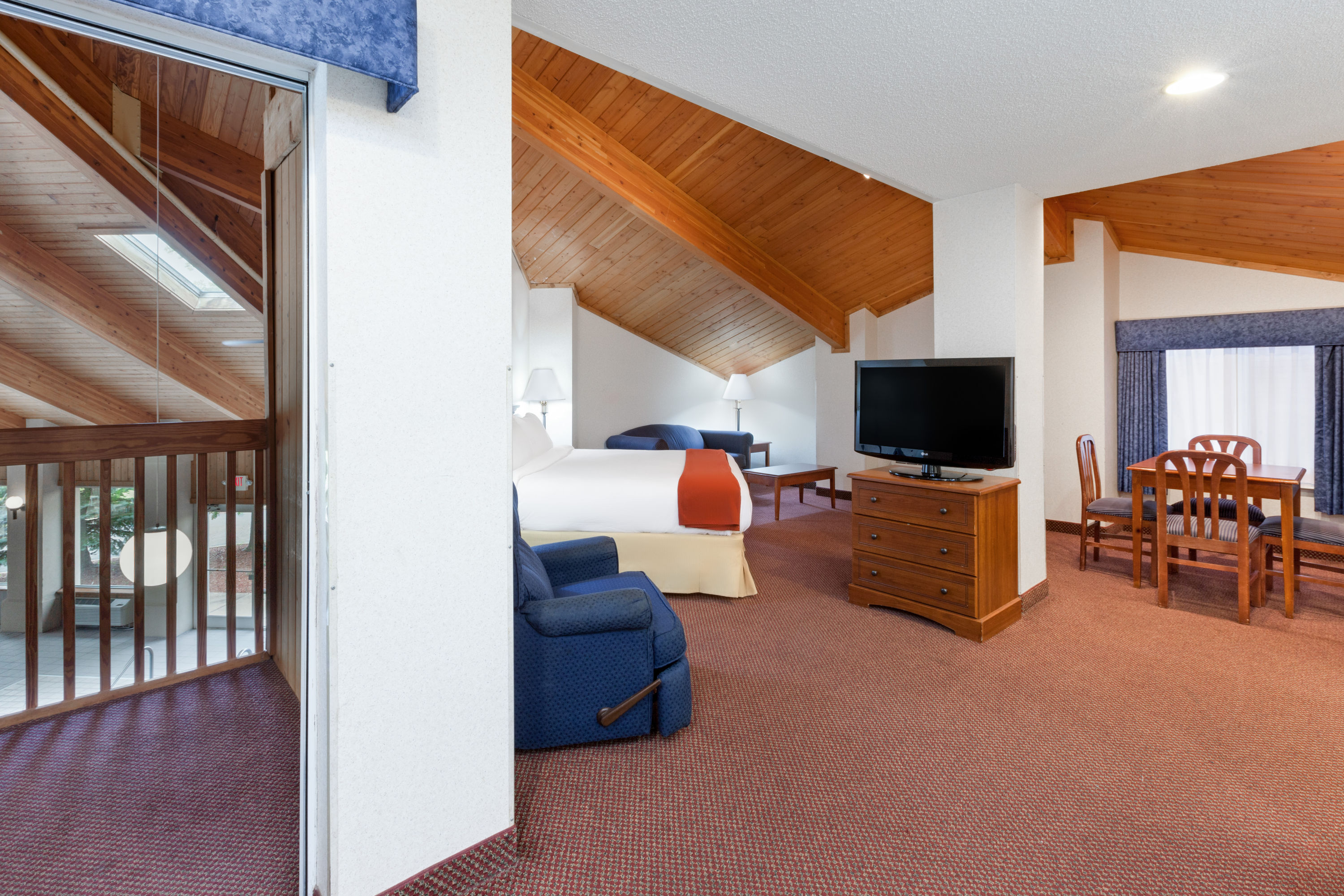 Baymont by Wyndham Howell/Brighton suite in Howell, Michigan