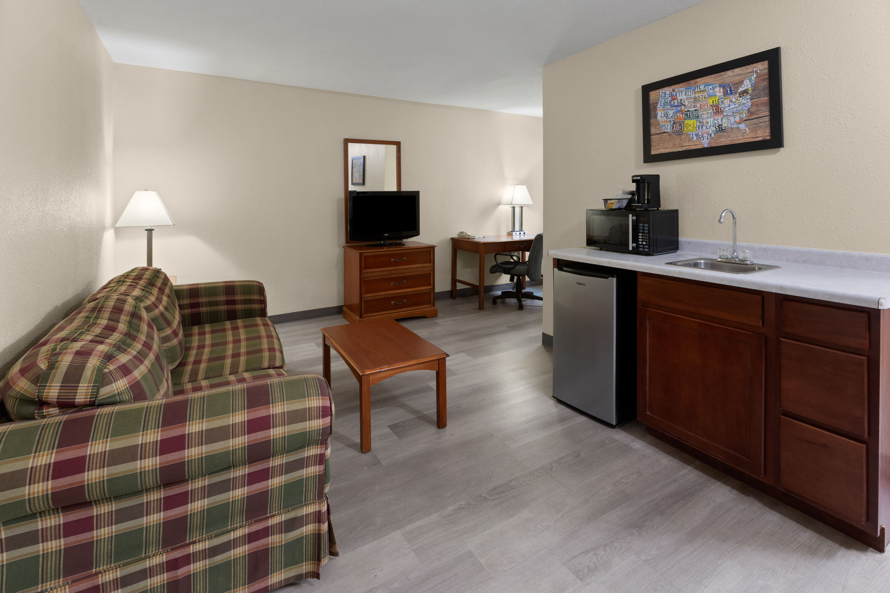 Baymont by Wyndham Iron Mountain hot tub suite in Iron Mountain, Michigan