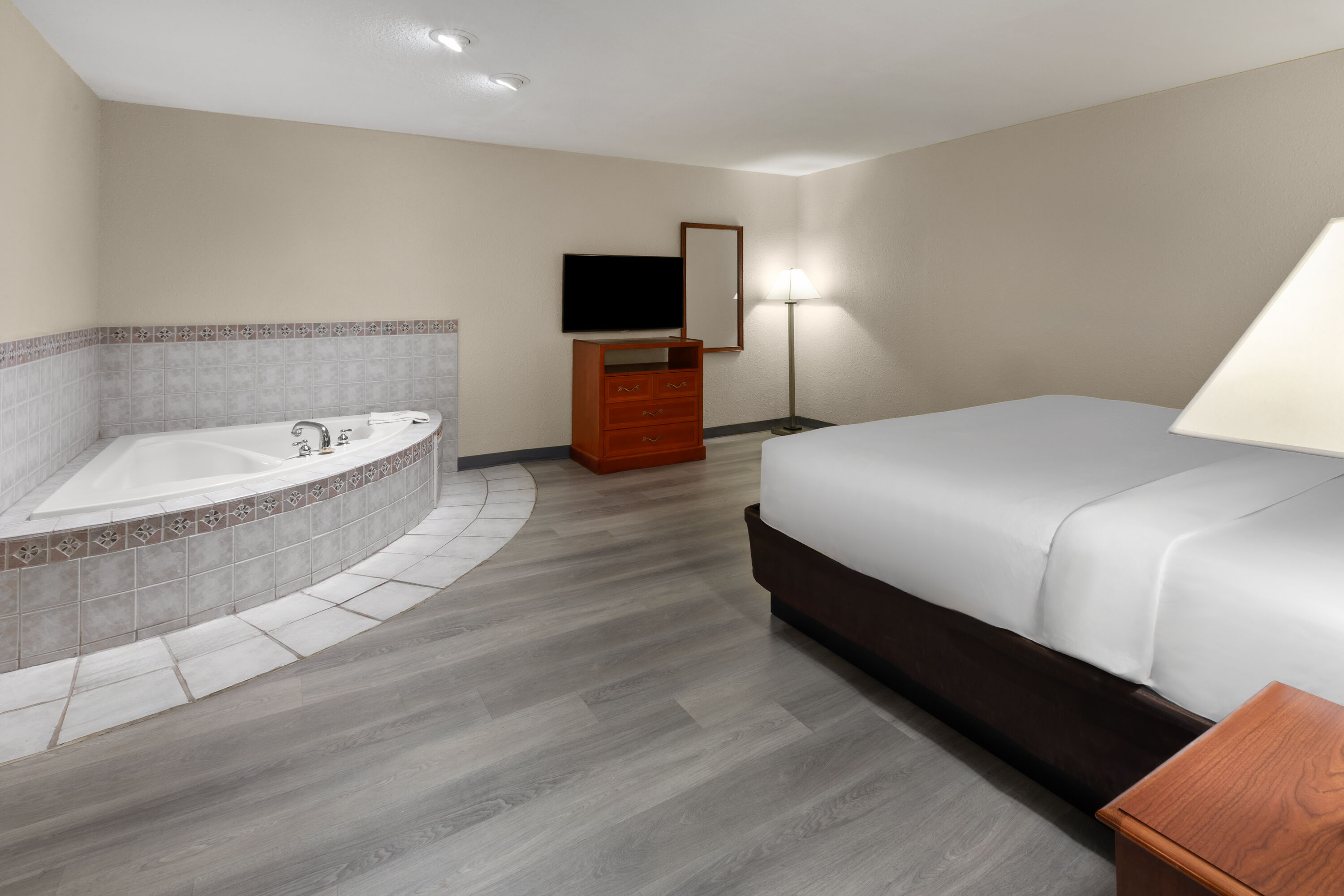 Baymont by Wyndham Iron Mountain suite in Iron Mountain, Michigan