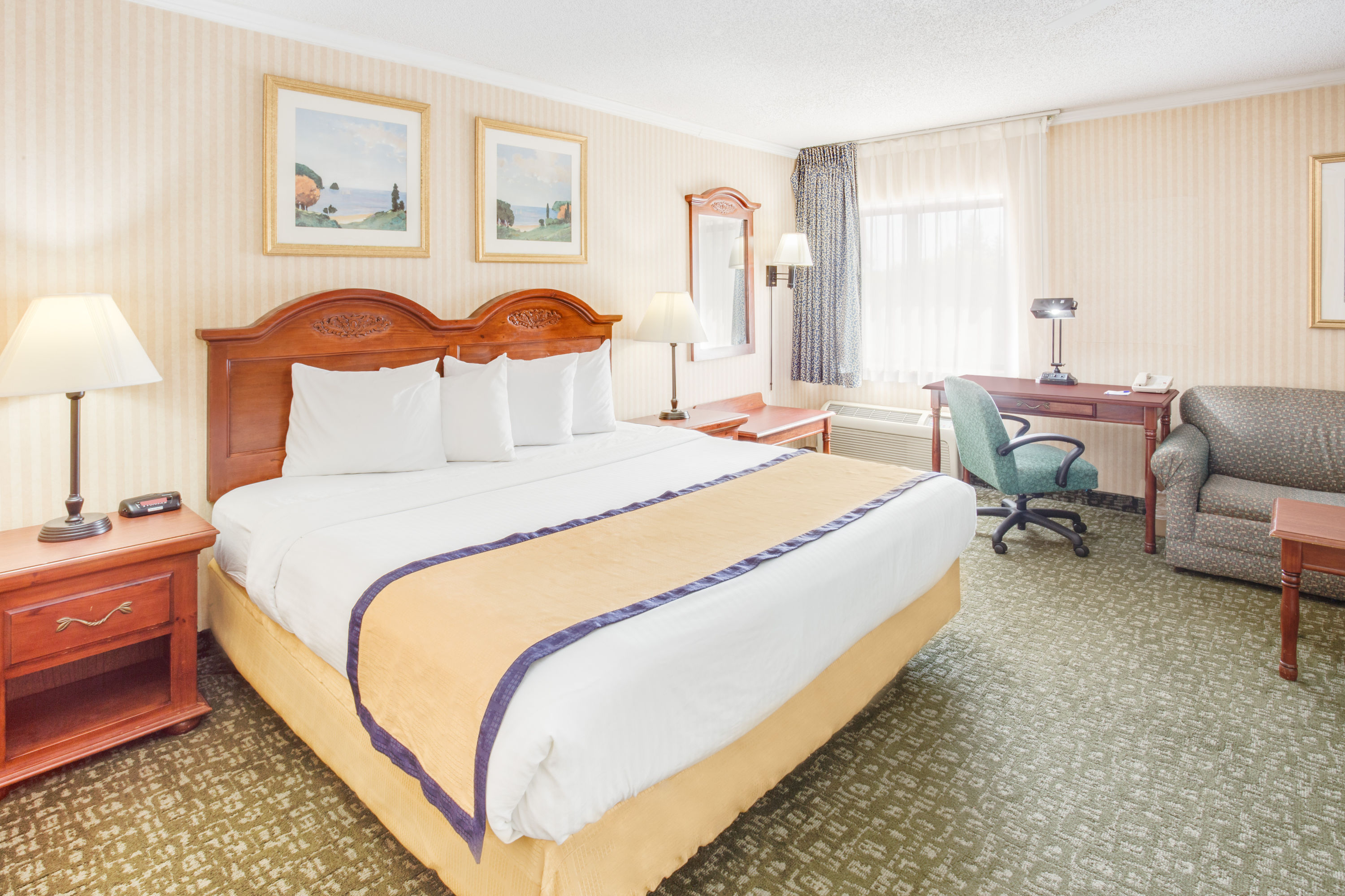 Baymont By Wyndham Kalamazoo Kalamazoo Mi Hotels