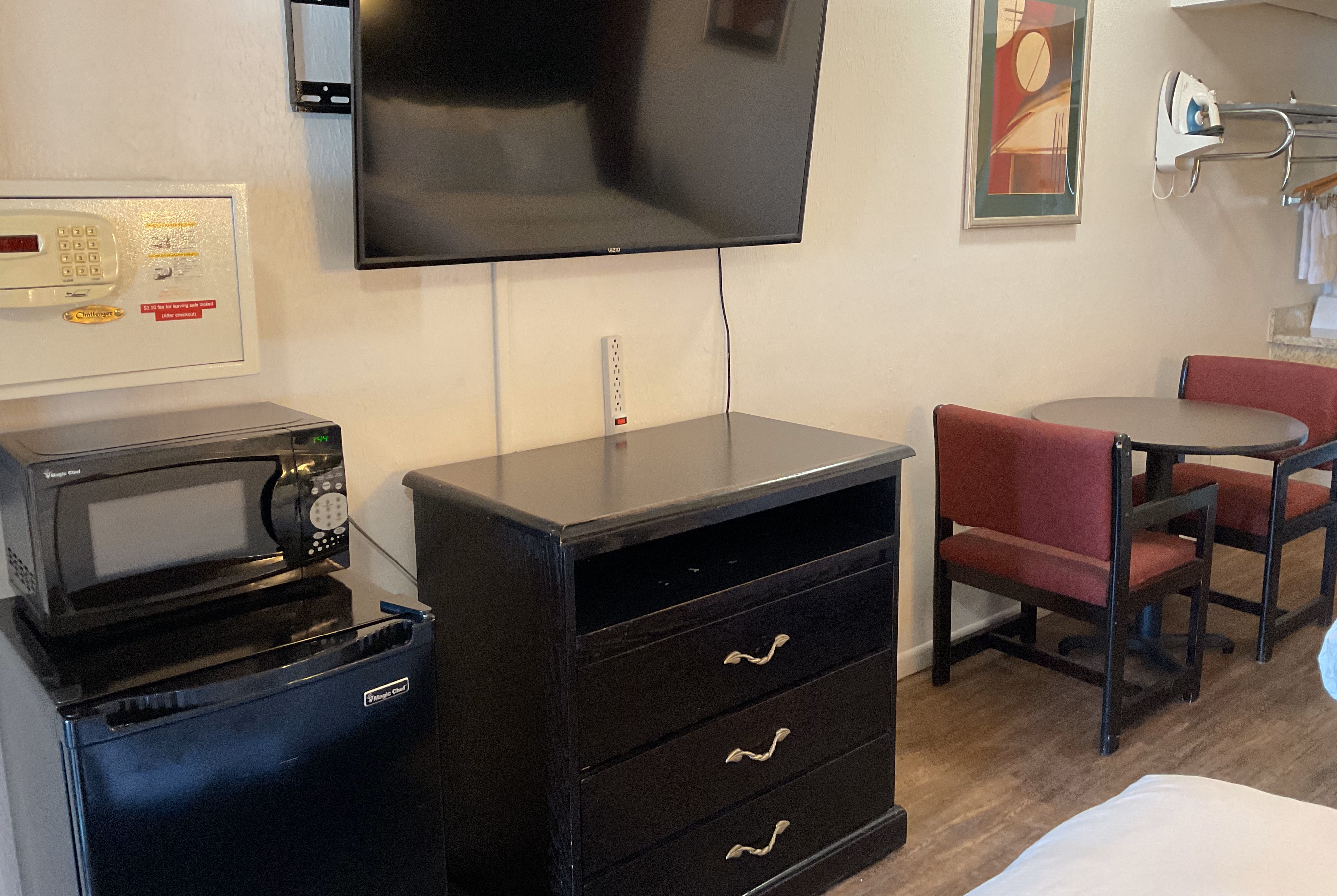 Guest room at the Baymont by Wyndham Petoskey in Petoskey, Michigan