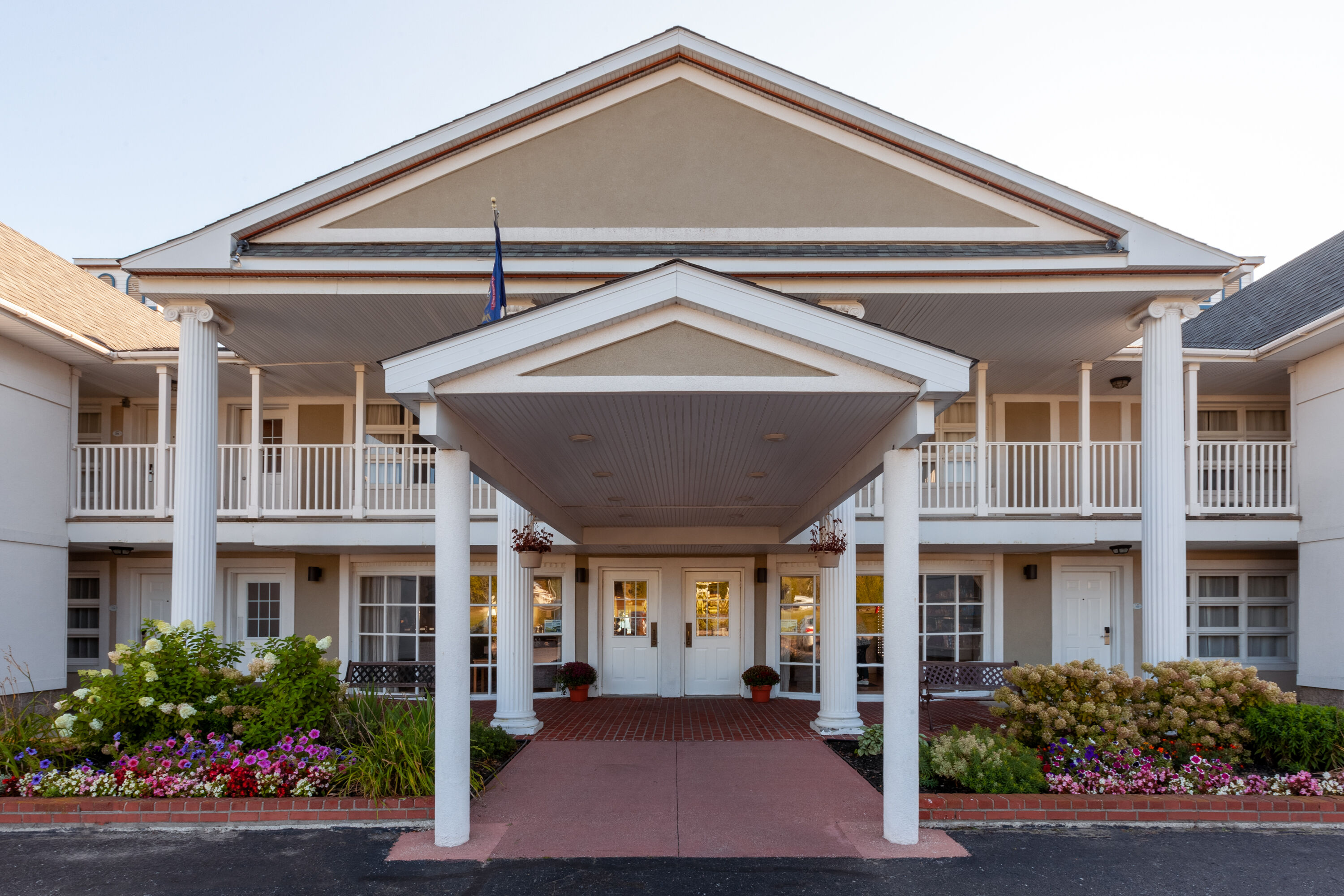 Baymont by Wyndham St. Ignace Lakefront Saint Ignace, MI Hotels