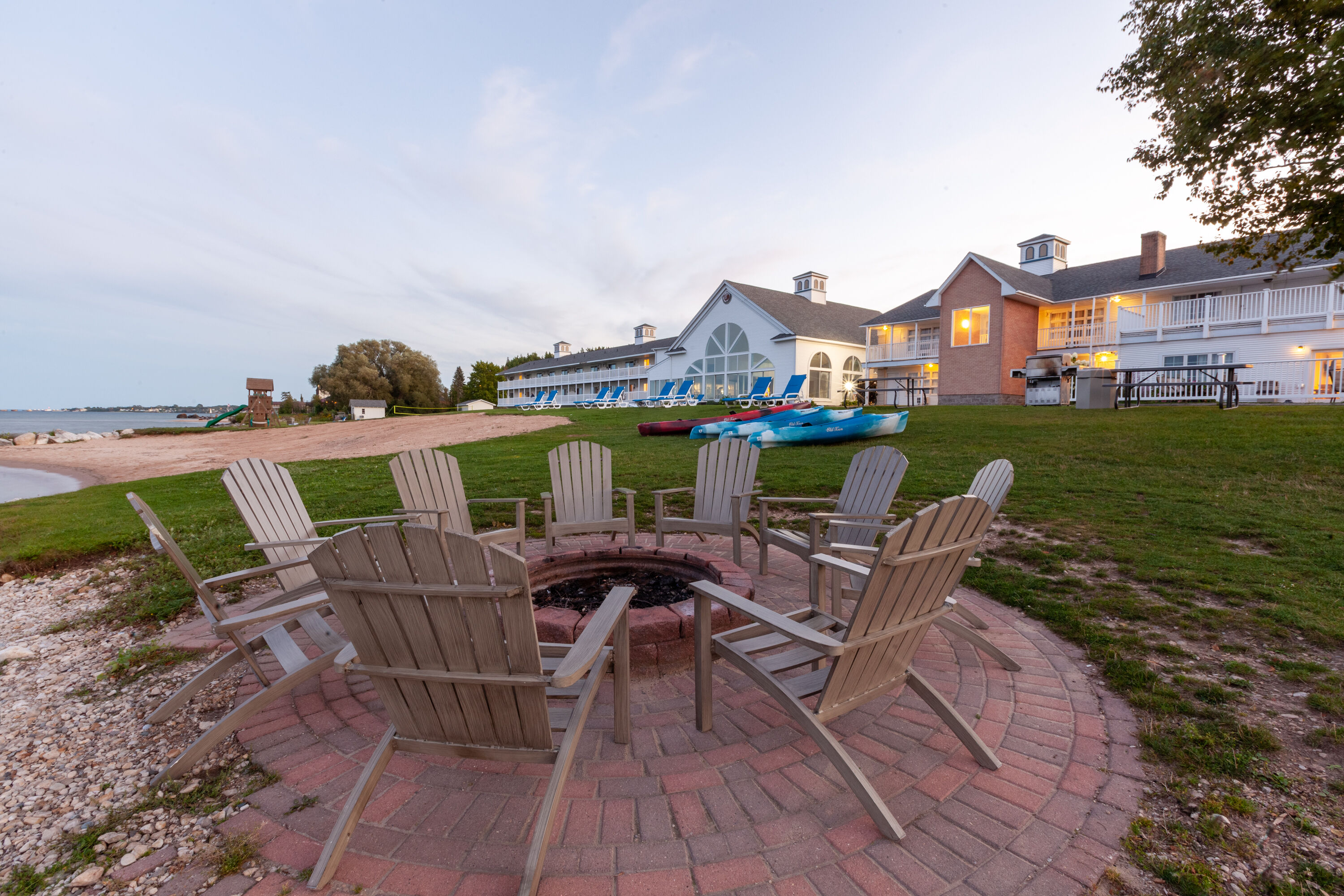 Baymont by Wyndham St. Ignace Lakefront Saint Ignace, MI Hotels