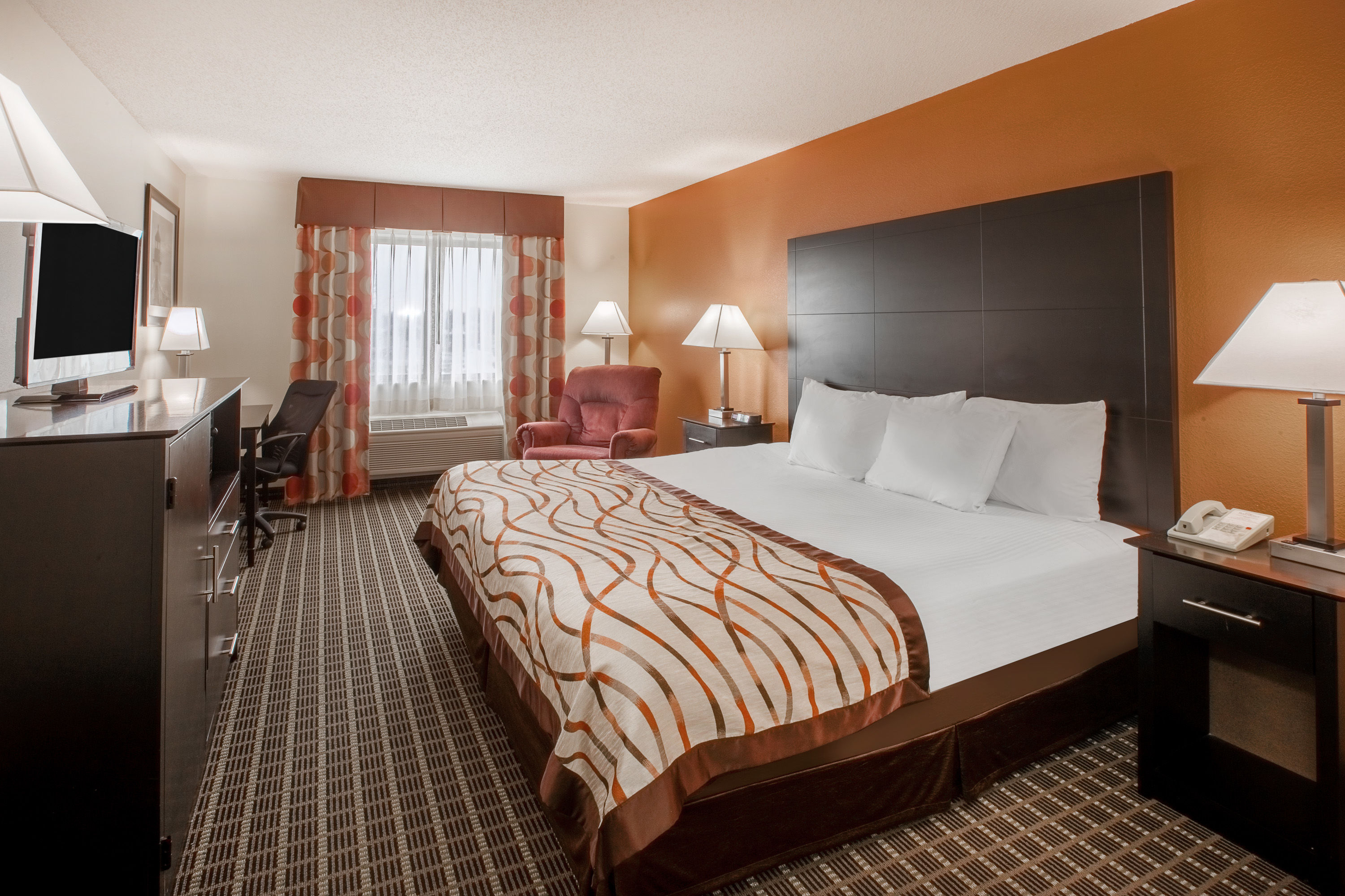 Baymont by Wyndham South Haven | South Haven, MI Hotels