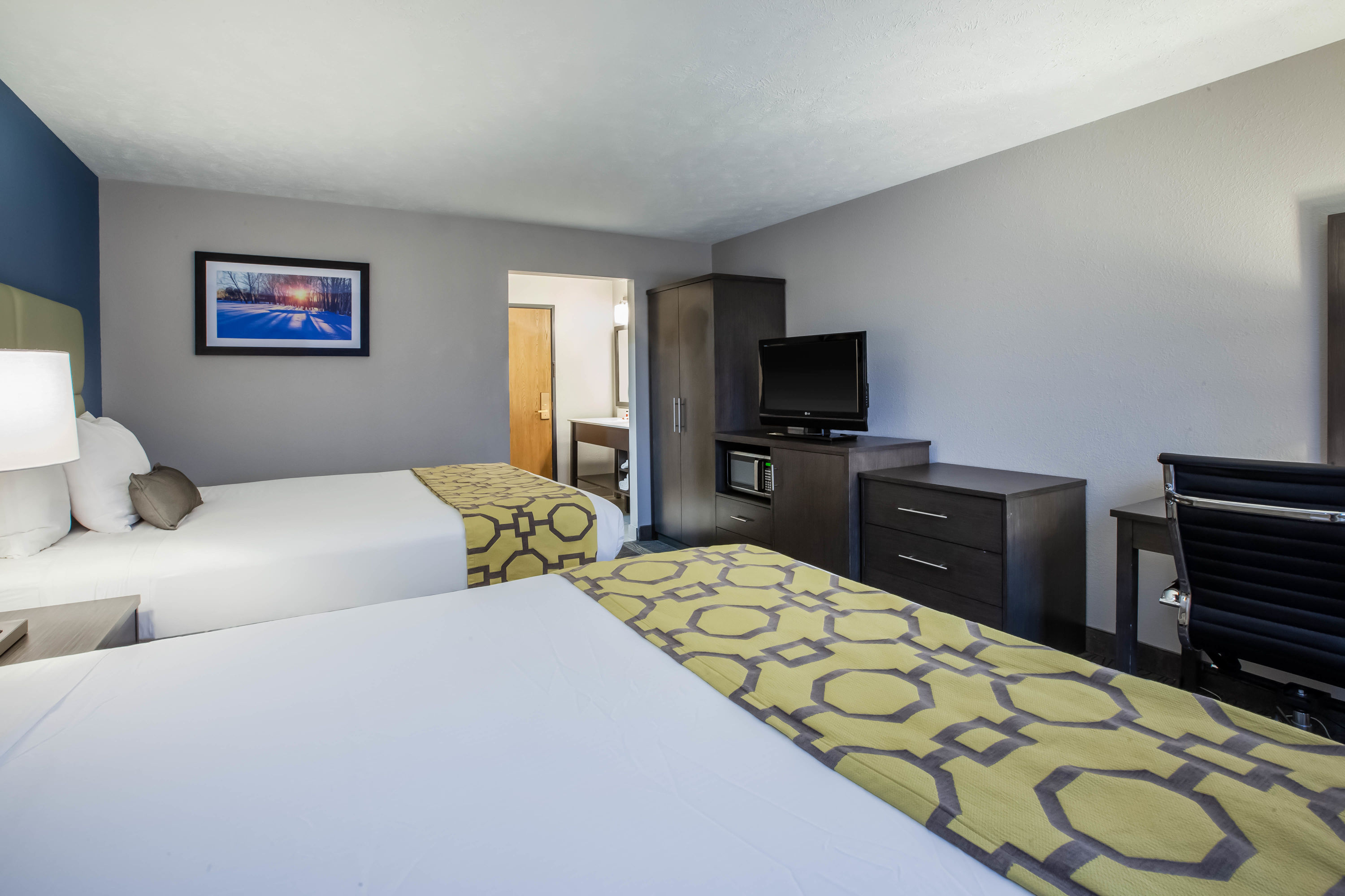 Guest room at the Baymont by Wyndham Traverse City in Traverse City, Michigan