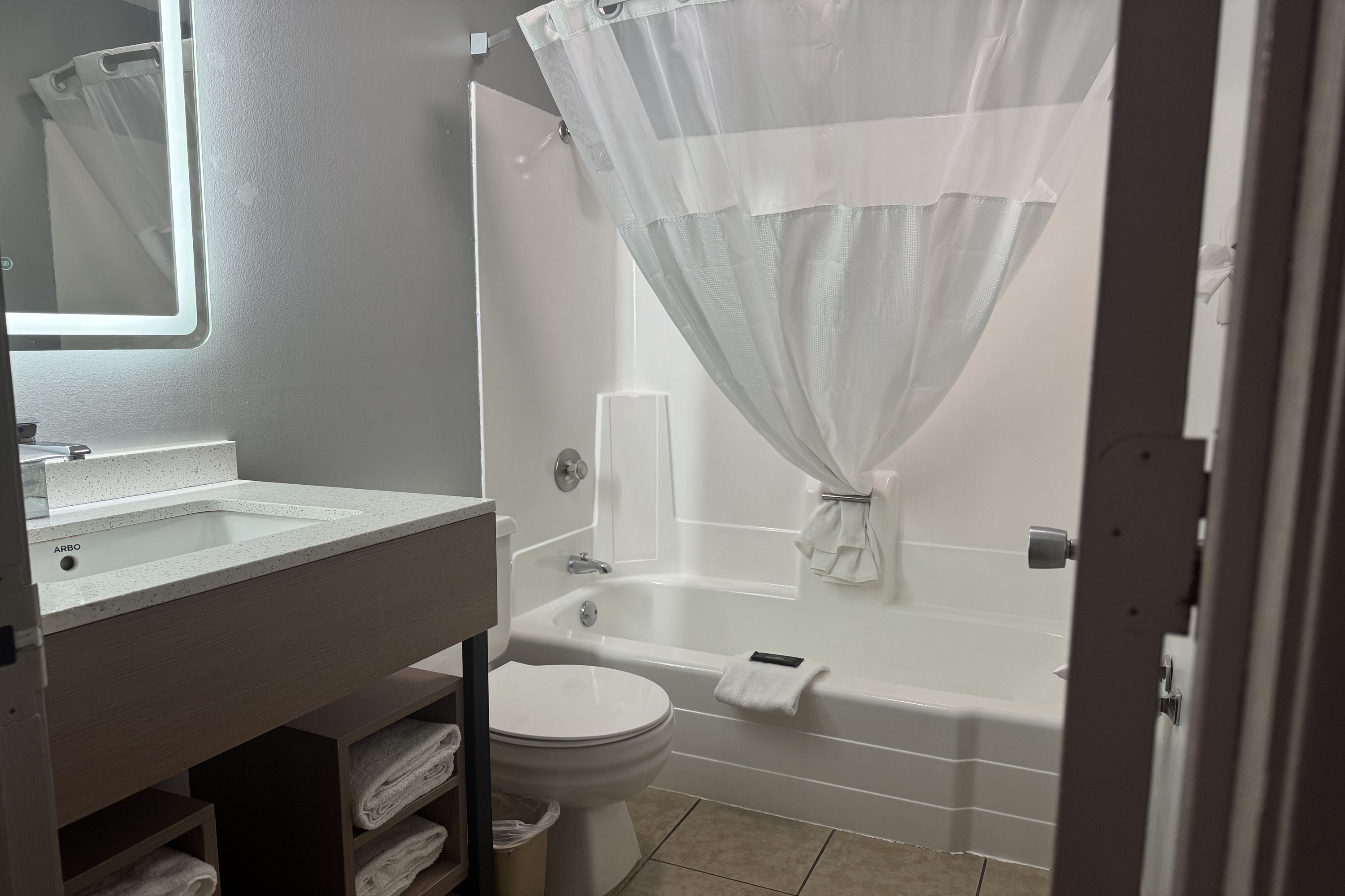 Guest room bath at the Baymont by Wyndham Mankato in Mankato, Minnesota