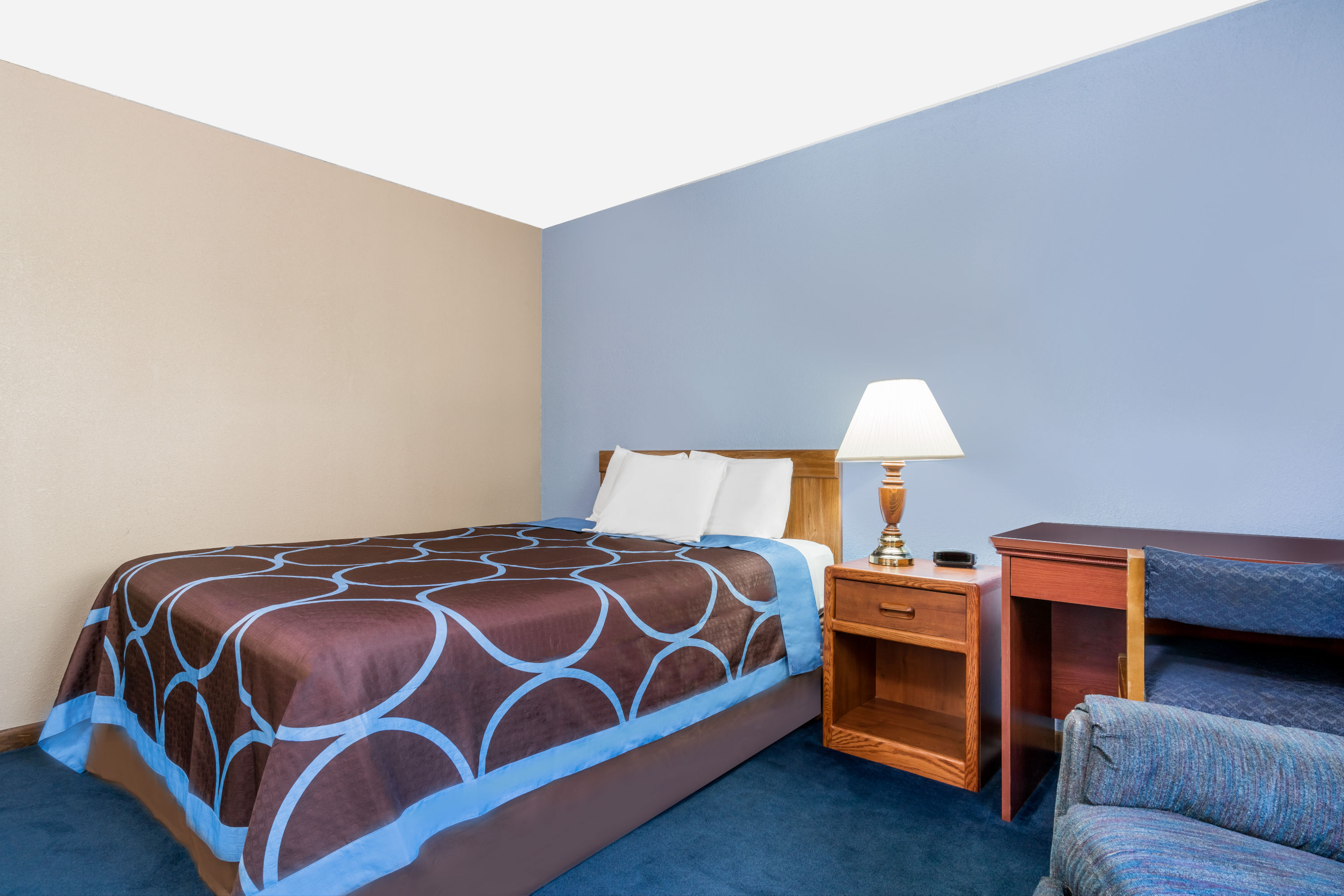 Guest room at the Baymont by Wyndham Mankato in Mankato, Minnesota