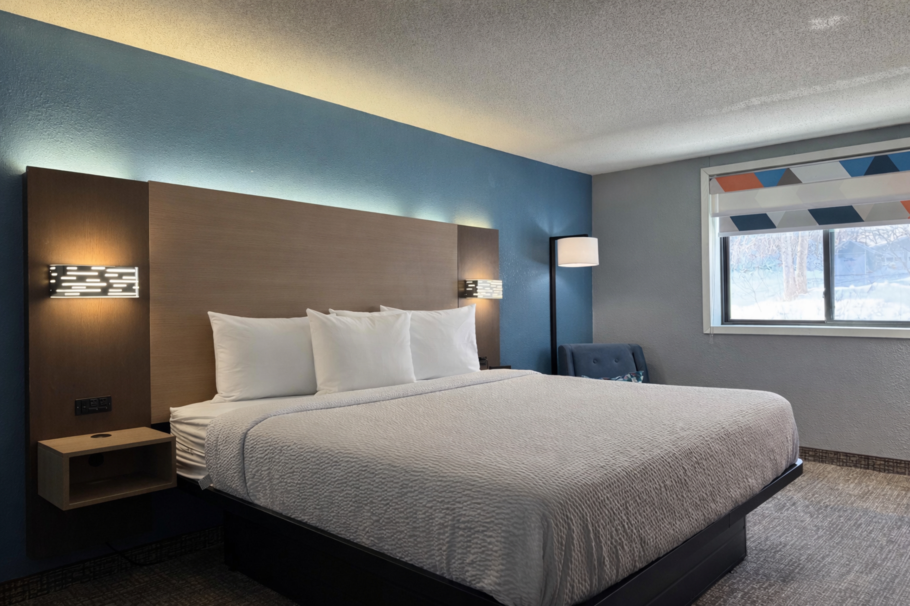 Guest room at the Baymont by Wyndham Mankato in Mankato, Minnesota