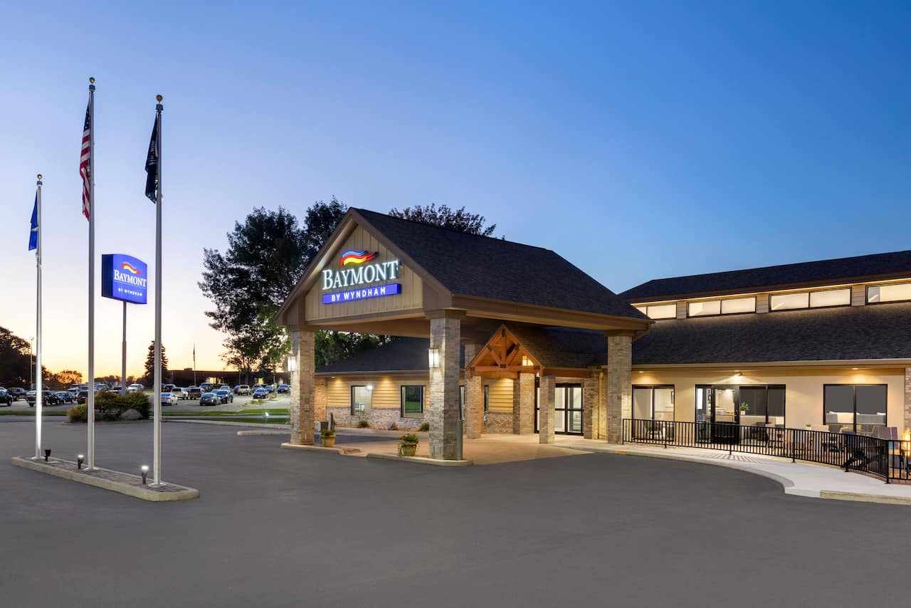 Hotels In Faribault Minnesota Wyndham Rewards Baymont Inn Suites Owatonna In Faribault Minnesota
