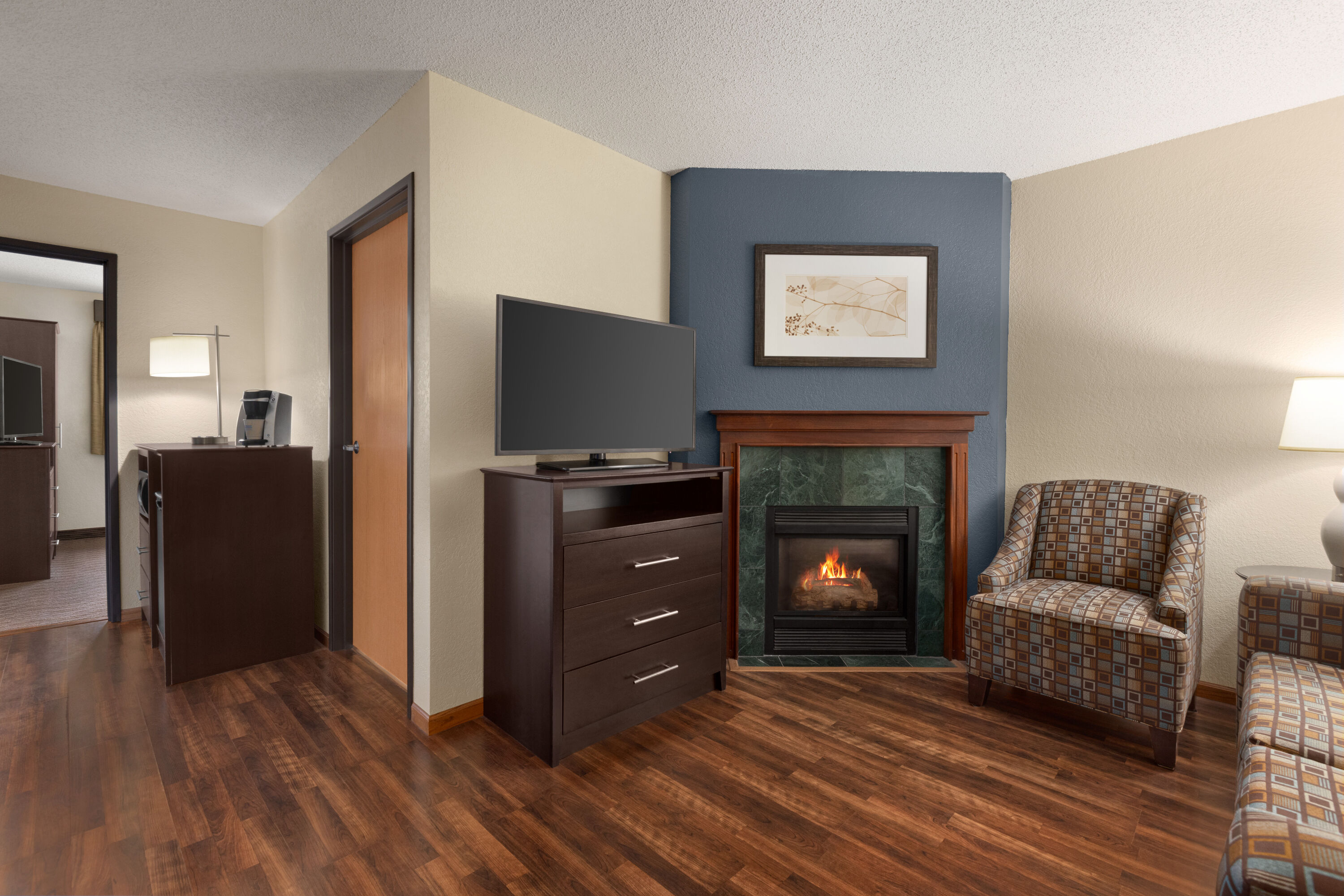 Baymont by Wyndham Owatonna suite in Owatonna, Minnesota
