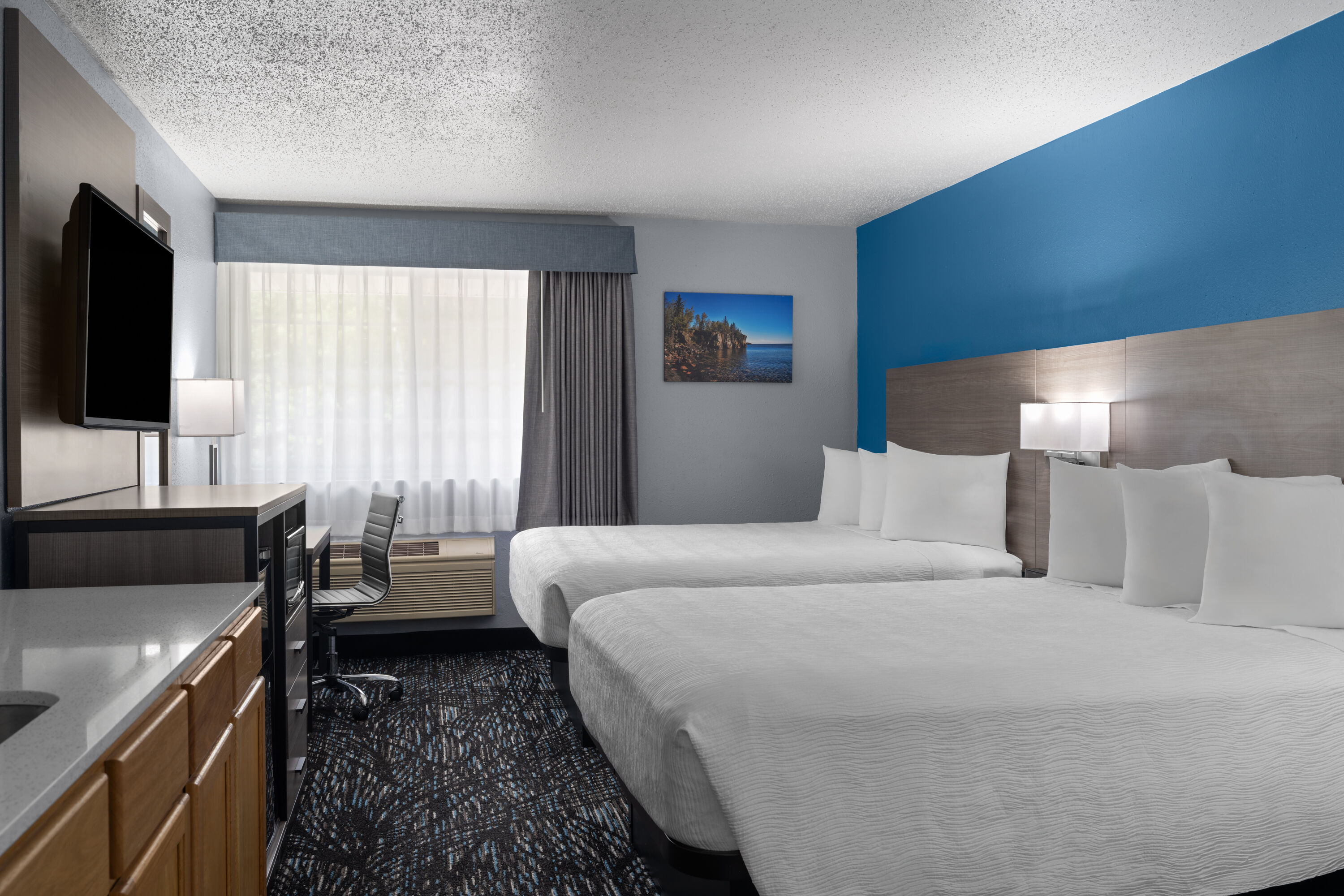 Guest room at the Baymont by Wyndham Duluth/Spirit Mountain in Proctor, Minnesota