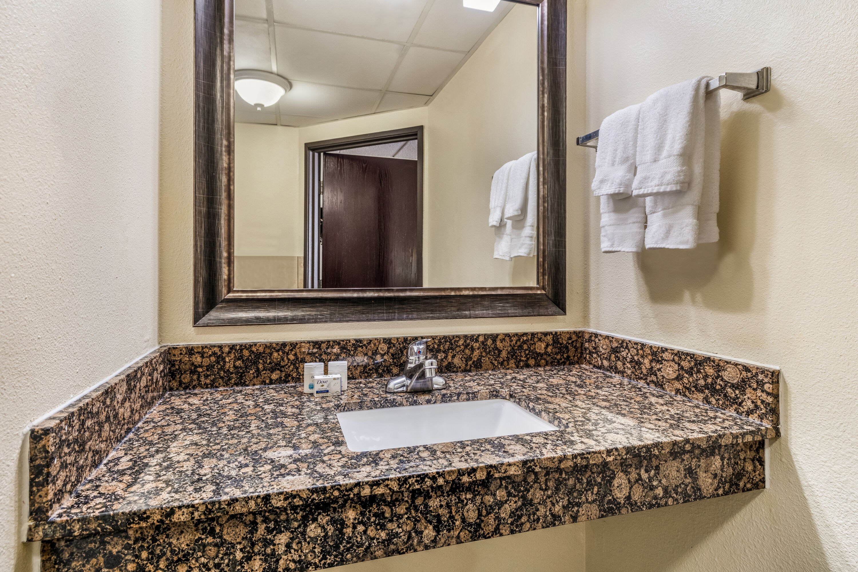 Guest room bath at the Baymont by Wyndham Bloomington MSP Airport in Richfield, Minnesota