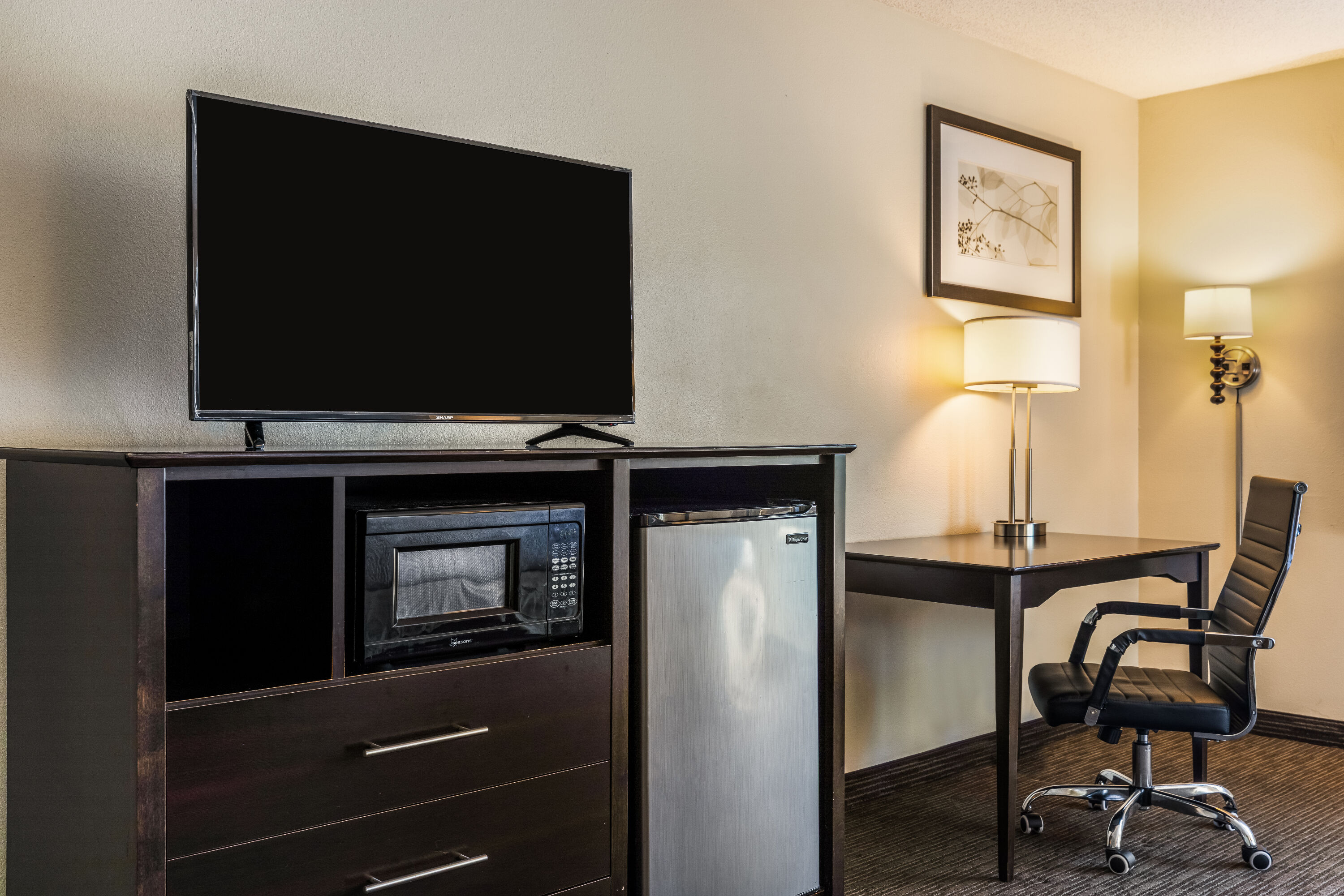 Baymont by Wyndham Bloomington MSP Airport suite in Richfield, Minnesota