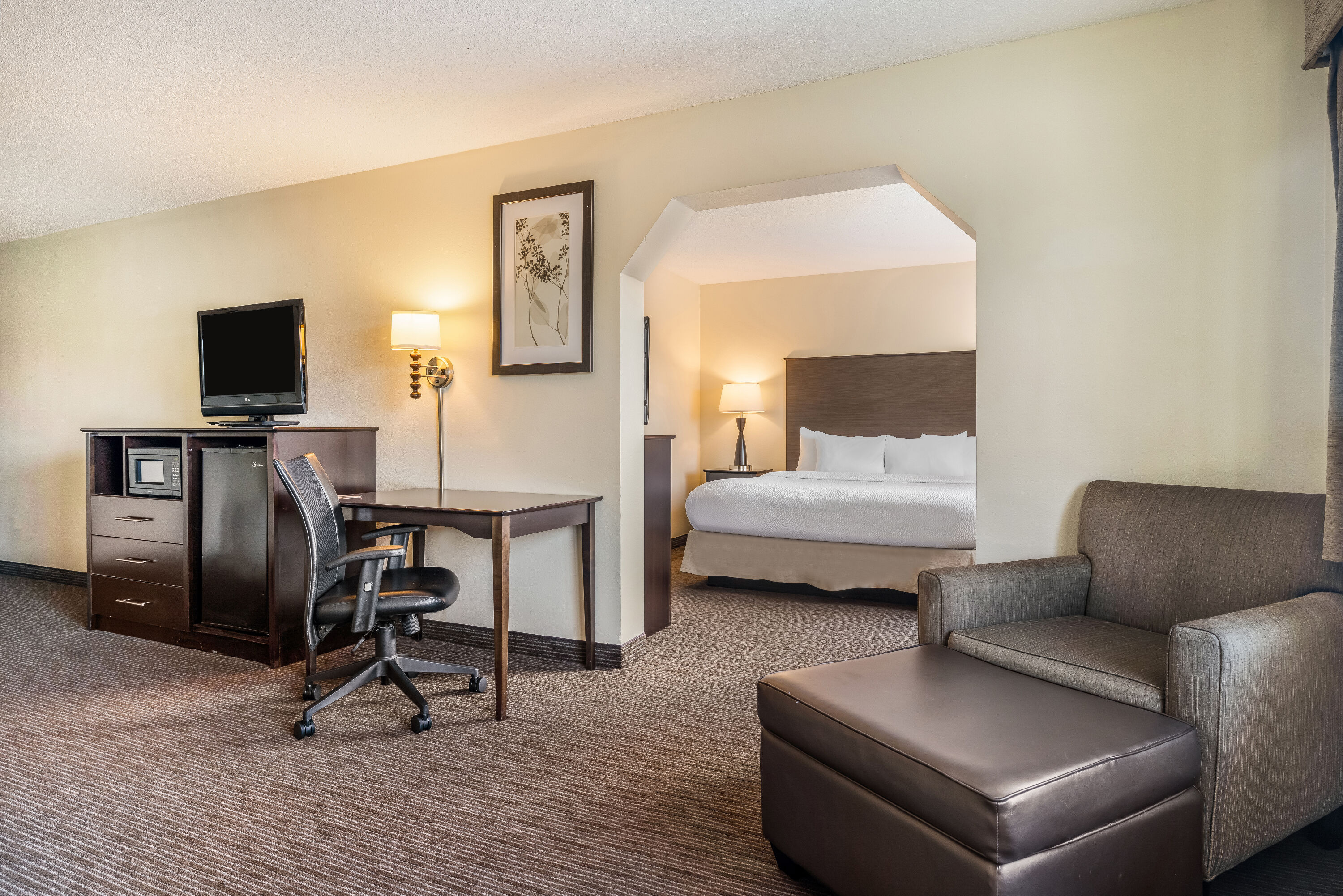 Baymont by Wyndham Bloomington MSP Airport suite in Richfield, Minnesota