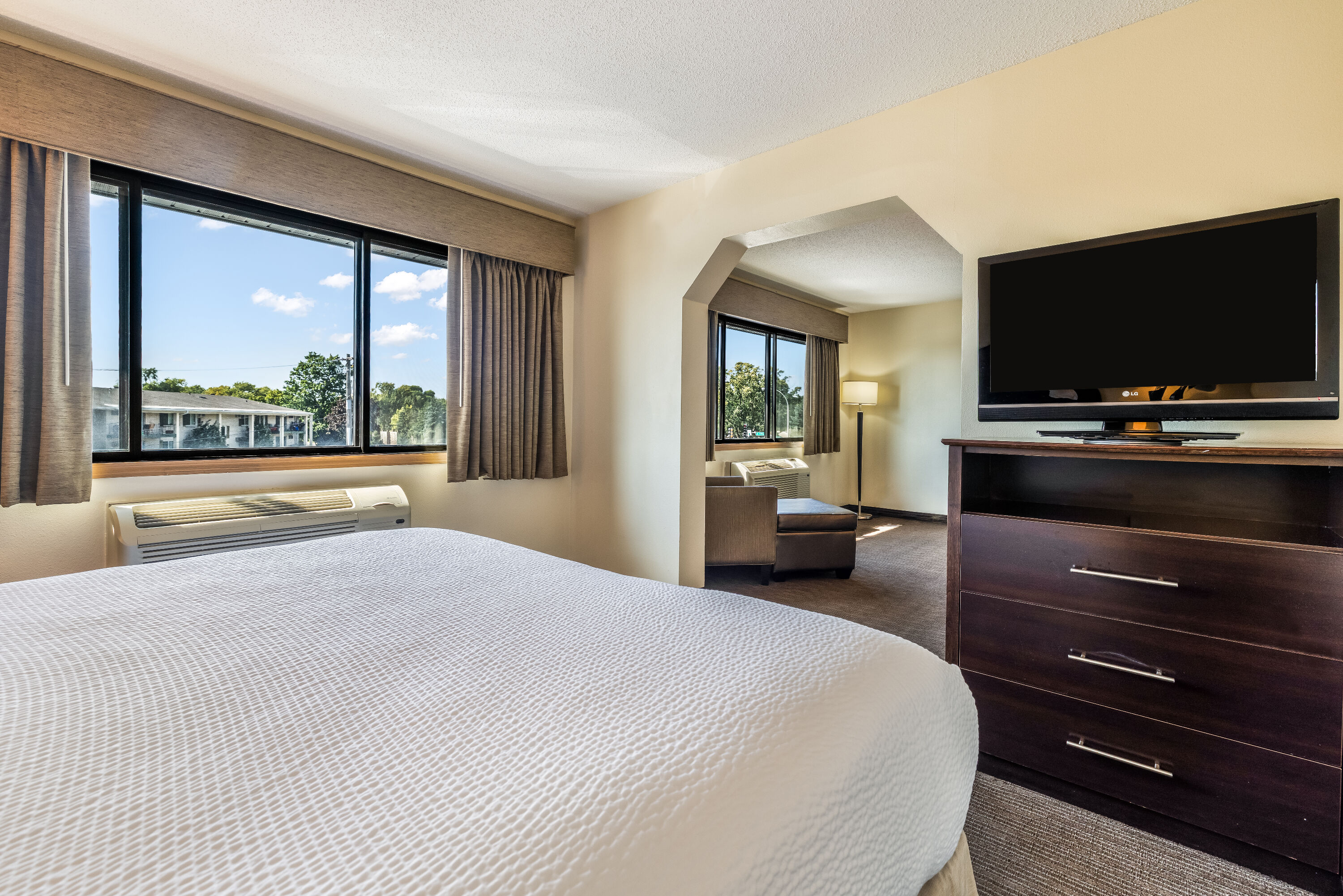 Baymont by Wyndham Bloomington MSP Airport suite in Richfield, Minnesota