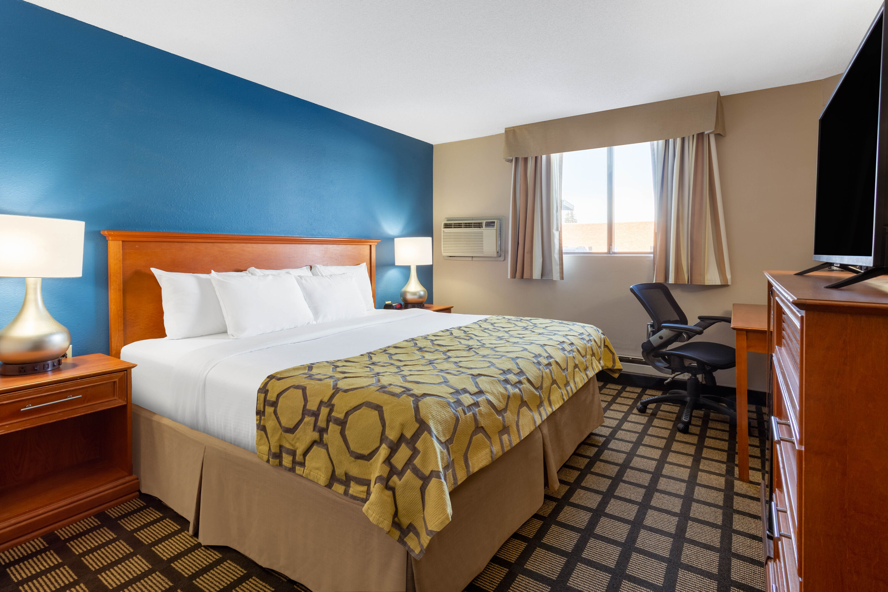 Guest room at the Baymont by Wyndham Rochester Mayo Clinic Area in Rochester, Minnesota
