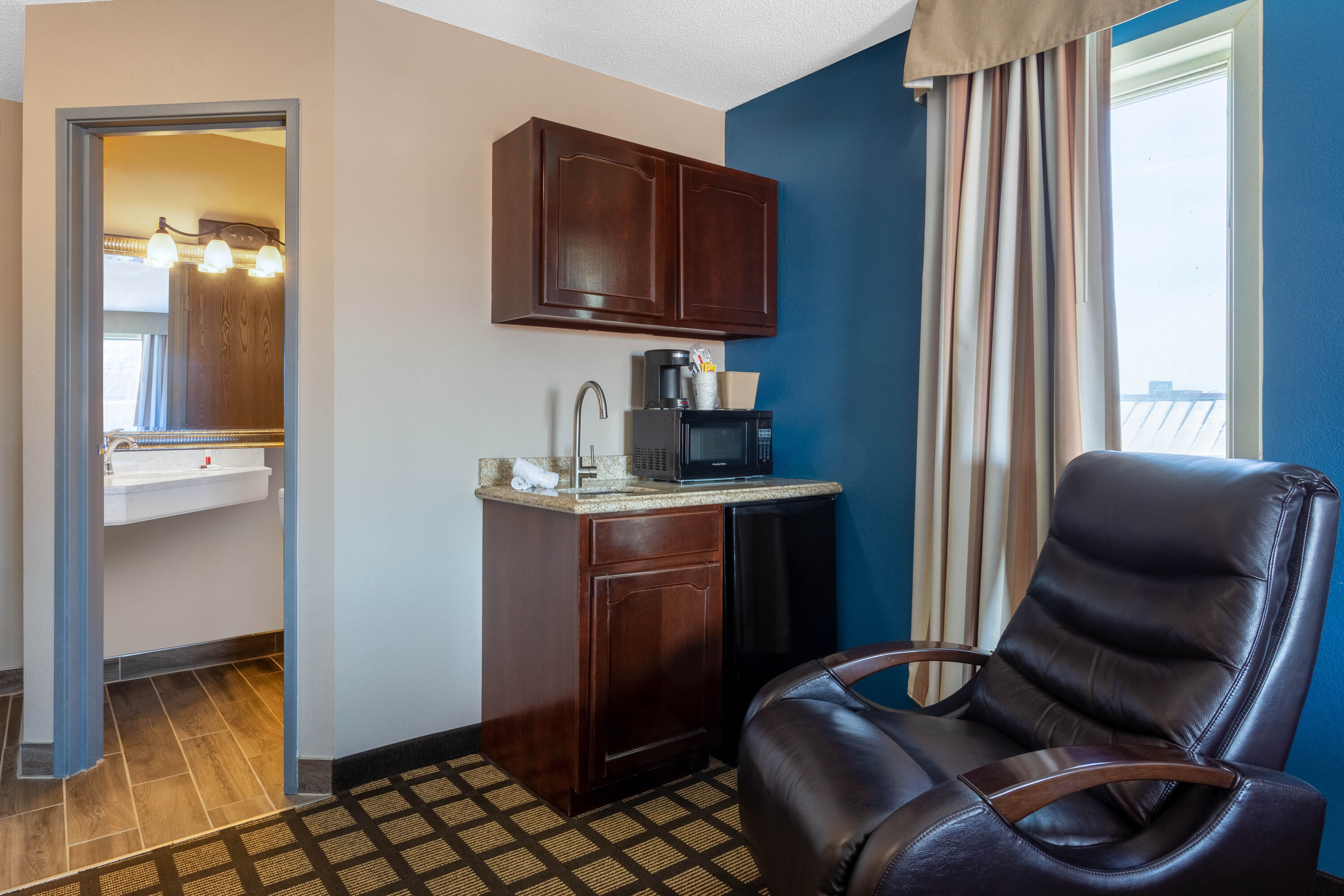 Guest room at the Baymont by Wyndham Rochester Mayo Clinic Area in Rochester, Minnesota