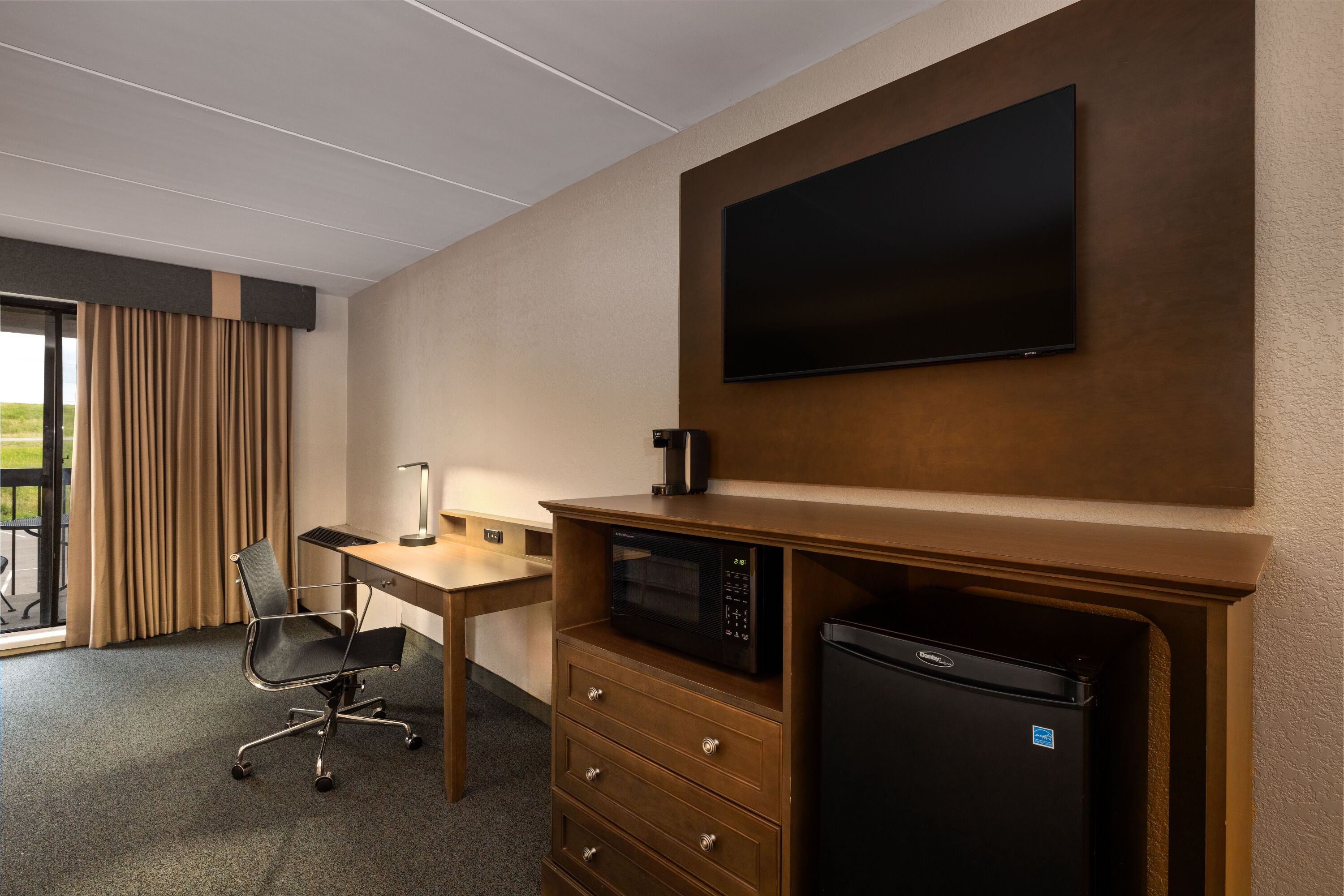 Guest room at the Baymont by Wyndham Shakopee in Shakopee, Minnesota