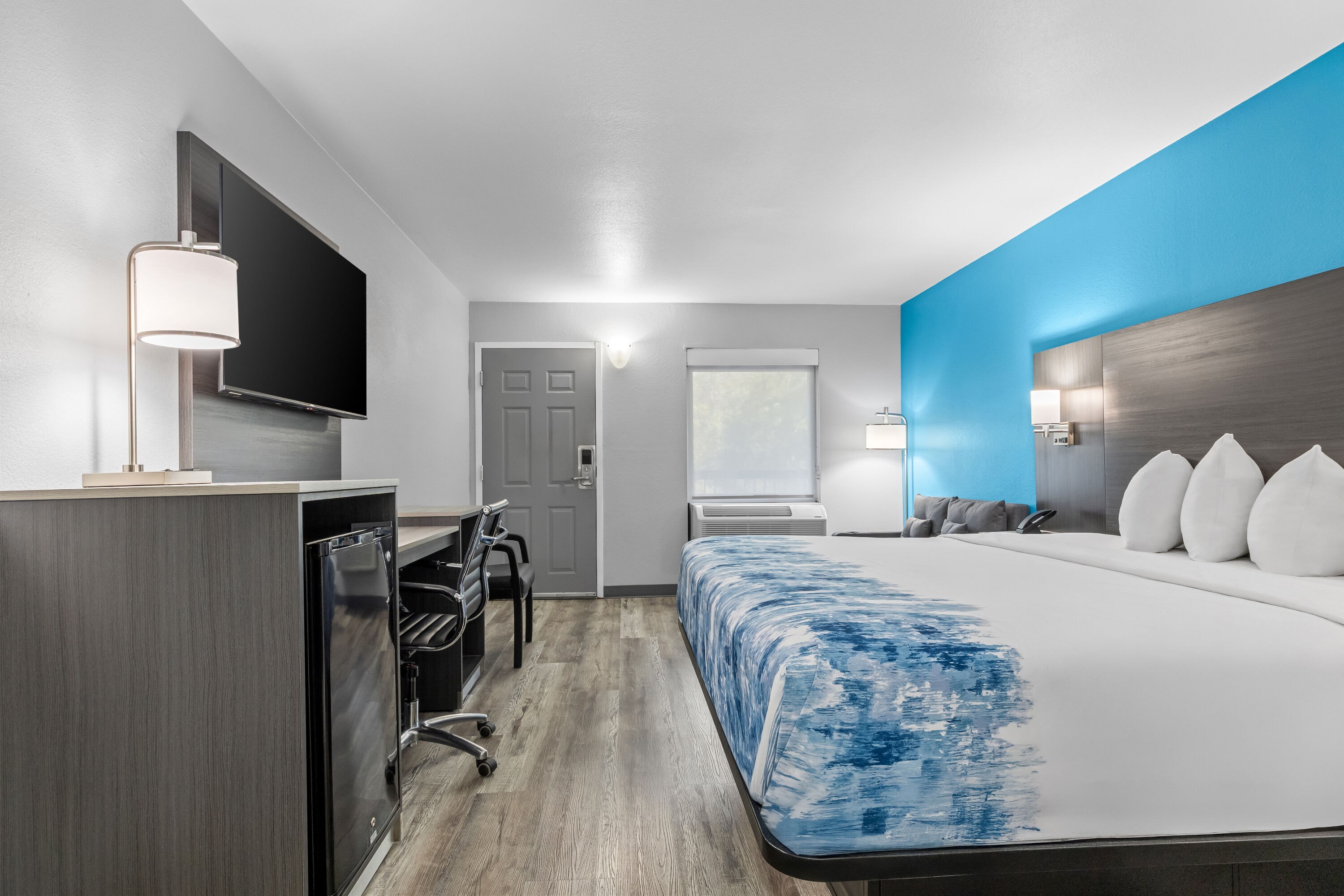 Baymont by Wyndham Branson Thousand Hills suite in Branson, Missouri