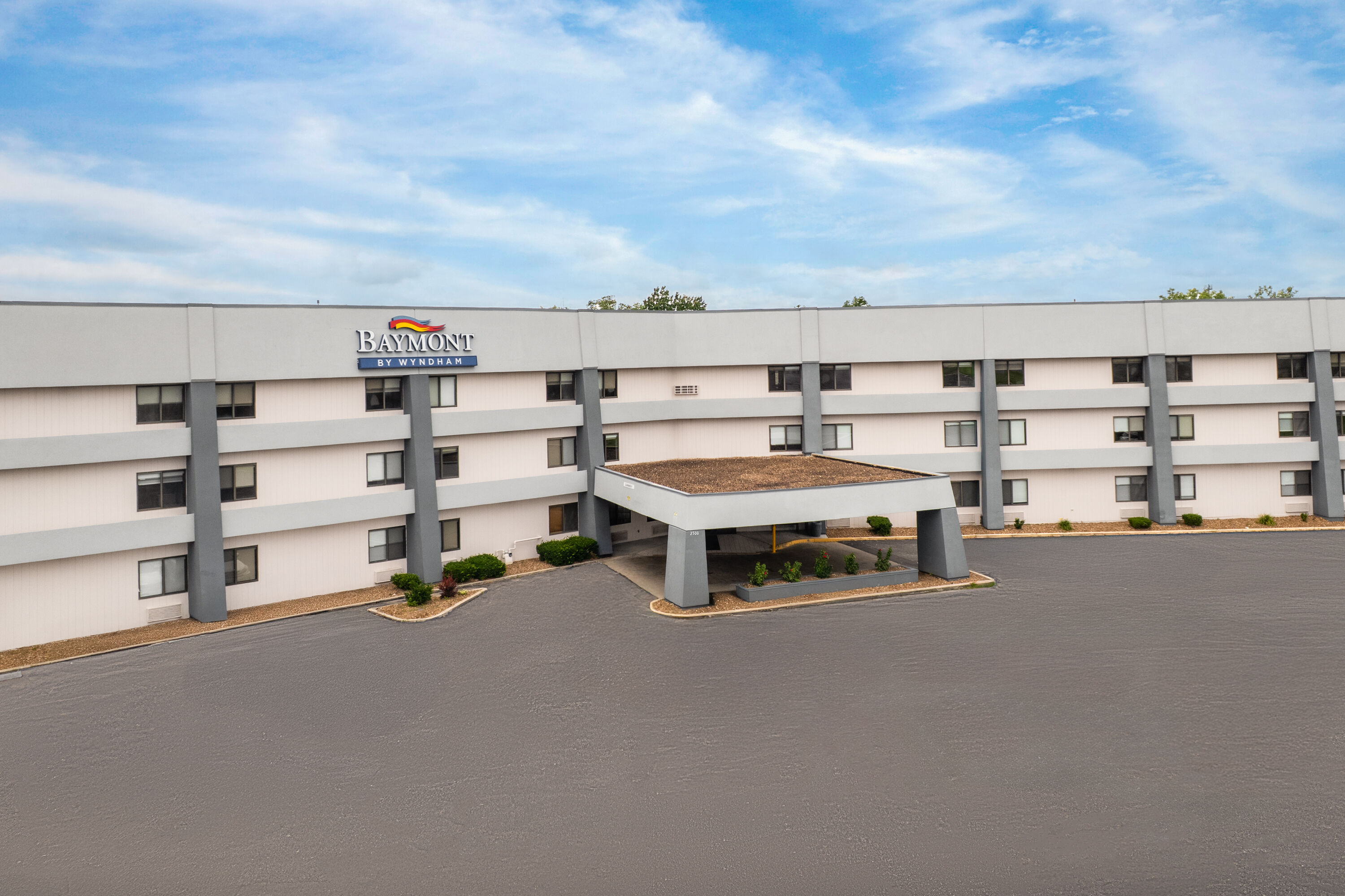 Exterior Day Image of Baymont by Wyndham Columbia, MO hotel in Columbia, Missouri