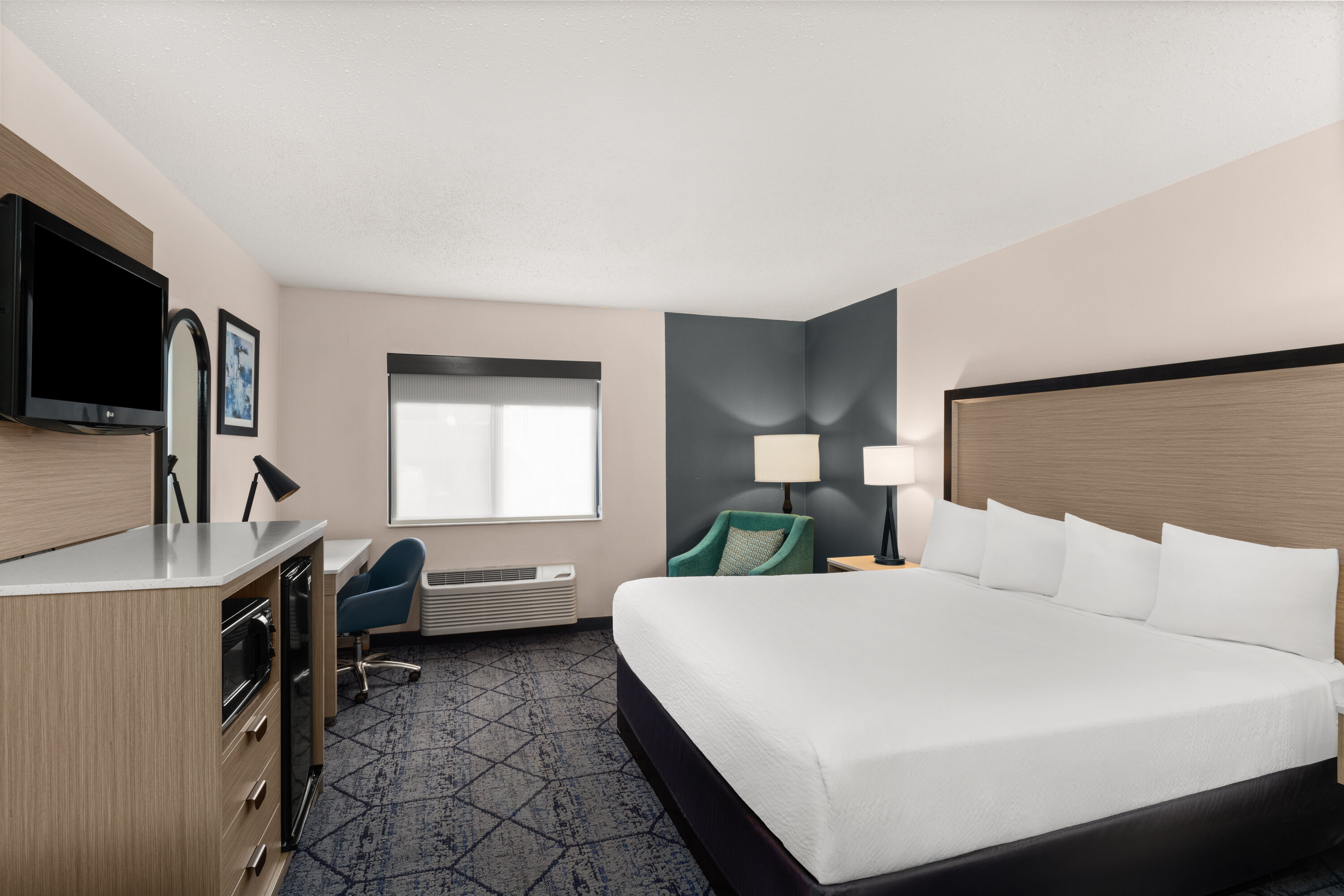 Guest room at the Baymont by Wyndham Columbia, MO in Columbia, Missouri