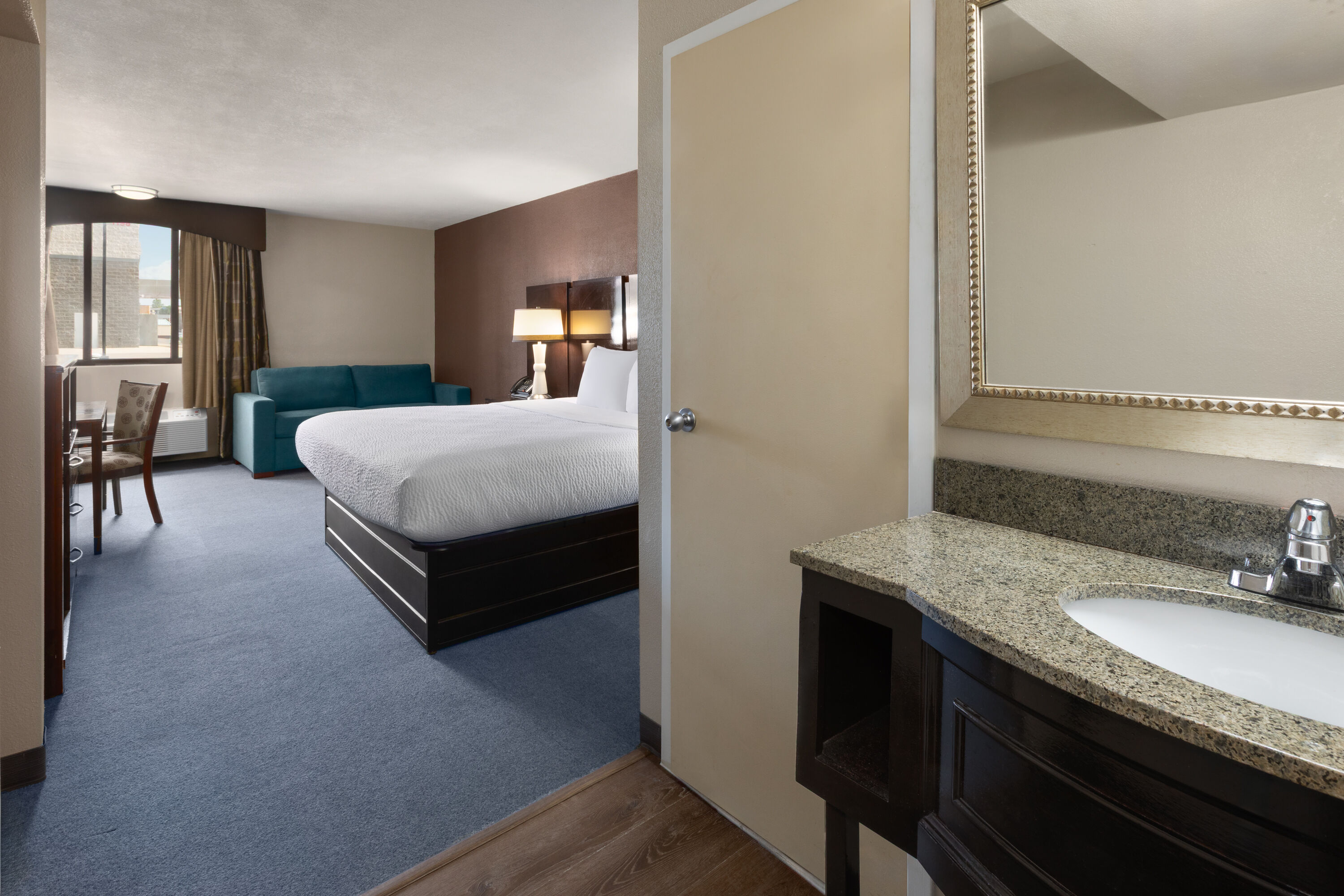 Baymont by Wyndham Festus suite in Festus, Missouri