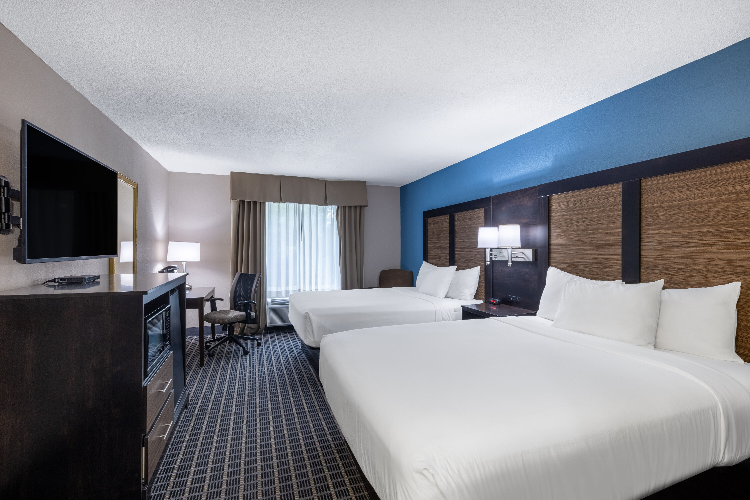 Guest room at the Baymont by Wyndham Kirksville University Area in Kirksville, Missouri