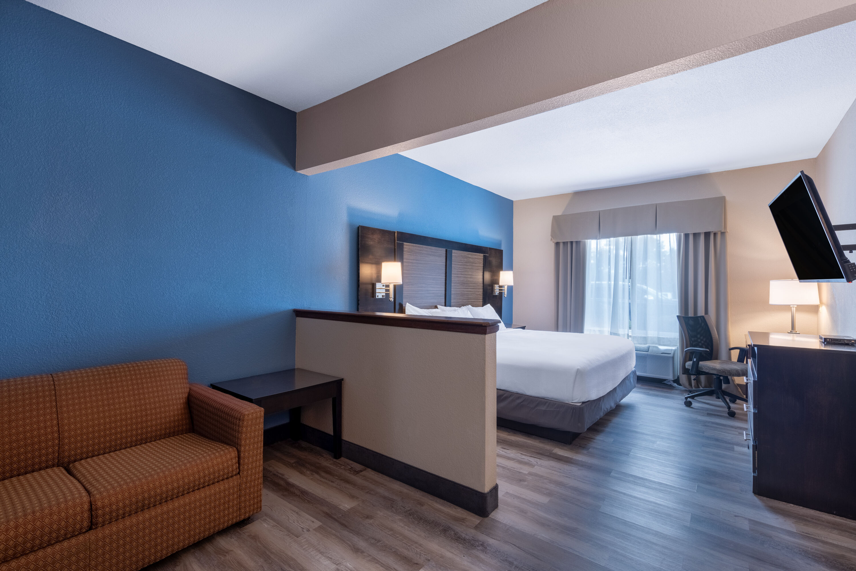 Baymont by Wyndham Kirksville University Area suite in Kirksville, Missouri