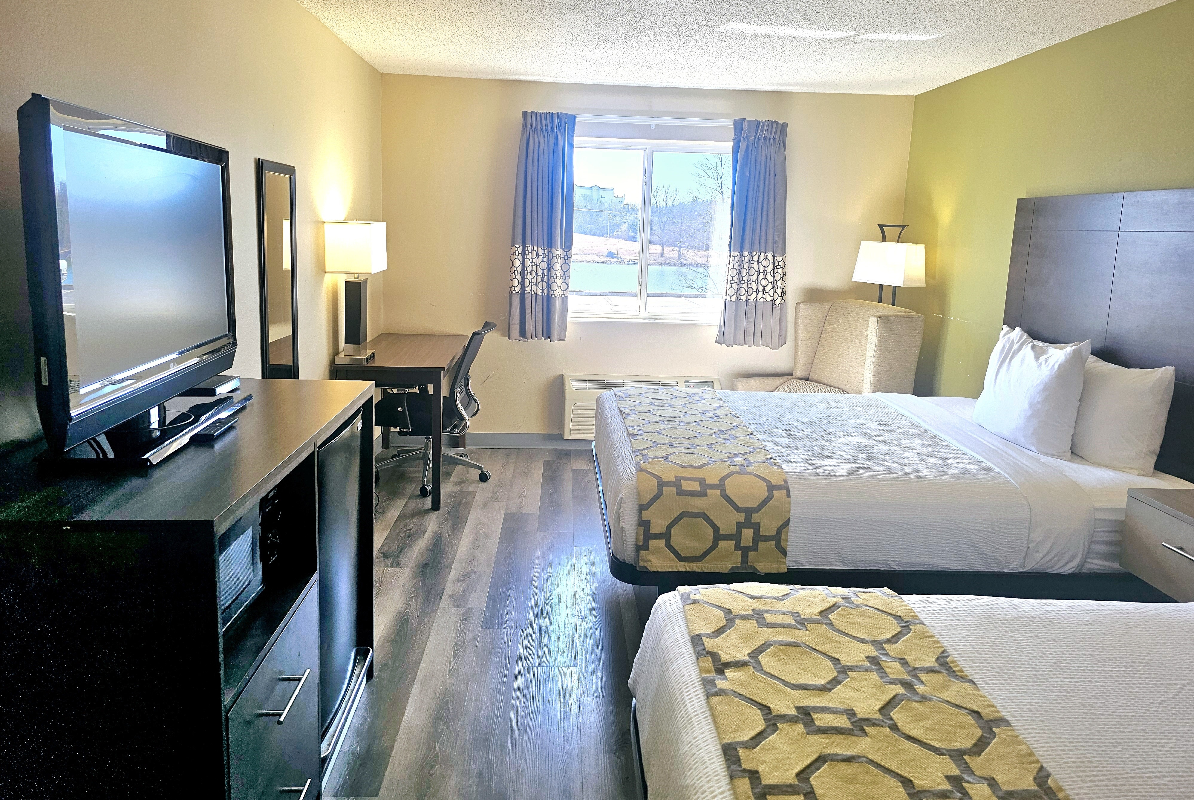 Guest room at the Baymont by Wyndham Rolla in Rolla, Missouri