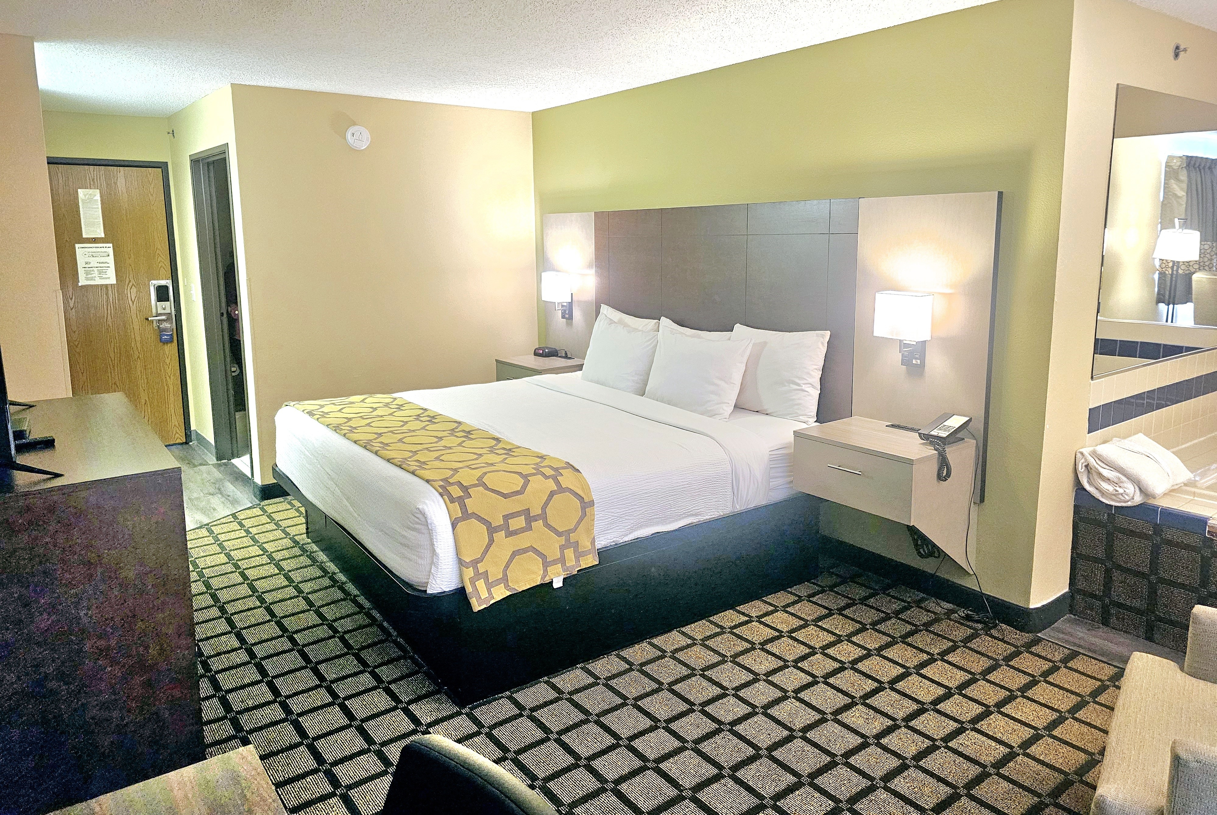 Guest room at the Baymont by Wyndham Rolla in Rolla, Missouri