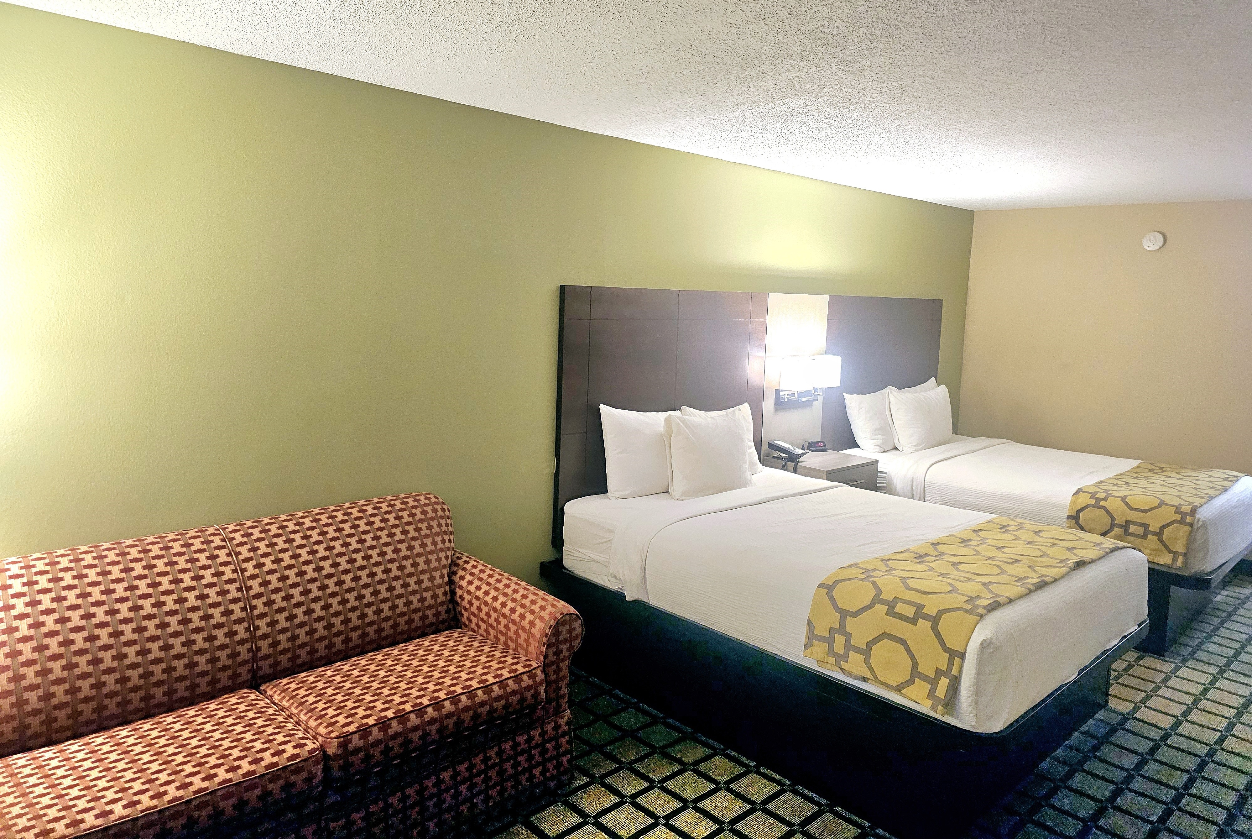 Guest room at the Baymont by Wyndham Rolla in Rolla, Missouri
