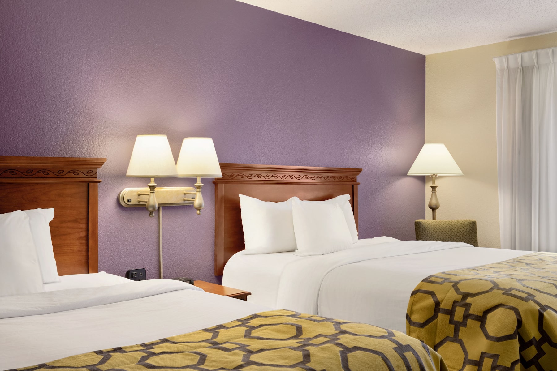 Guest room at the Baymont by Wyndham Springfield I-44 in Springfield, Missouri