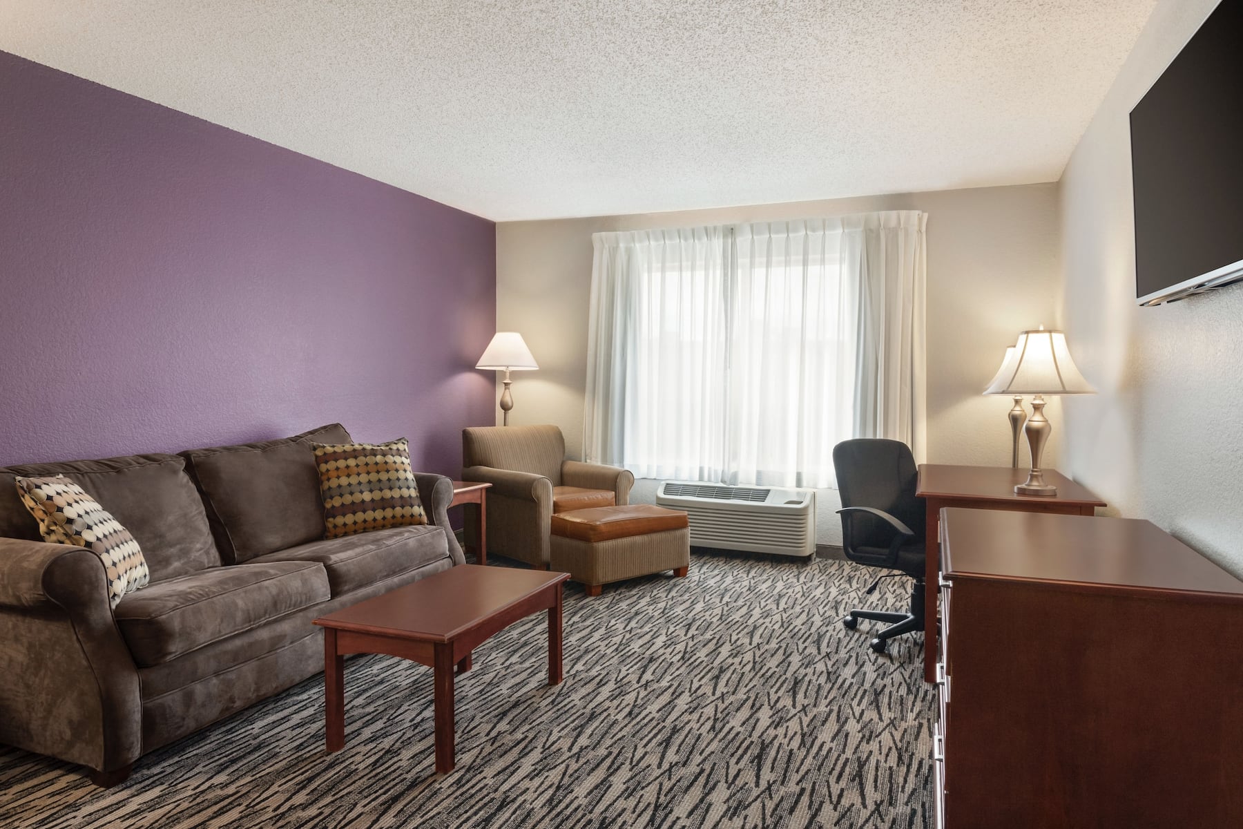 Baymont by Wyndham Springfield I-44 suite in Springfield, Missouri