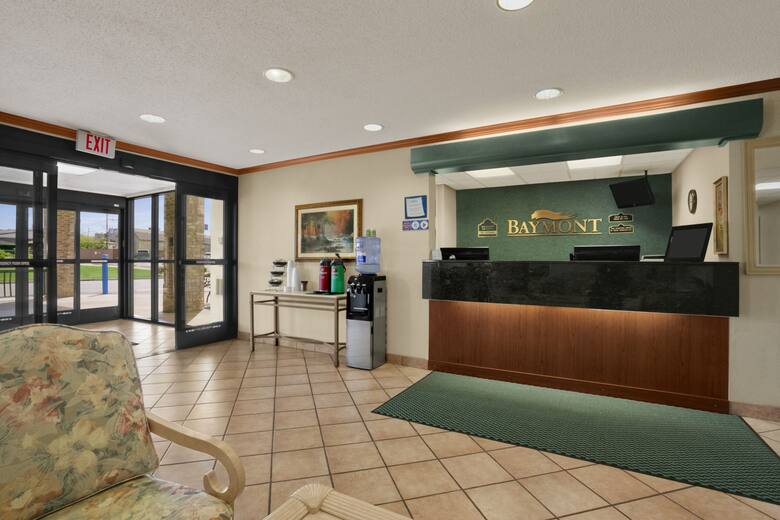 Baymont By Wyndham Sullivan Hotels Mo 63080 Baymont By Wyndham Sullivan Hotel Lobby In Missouri